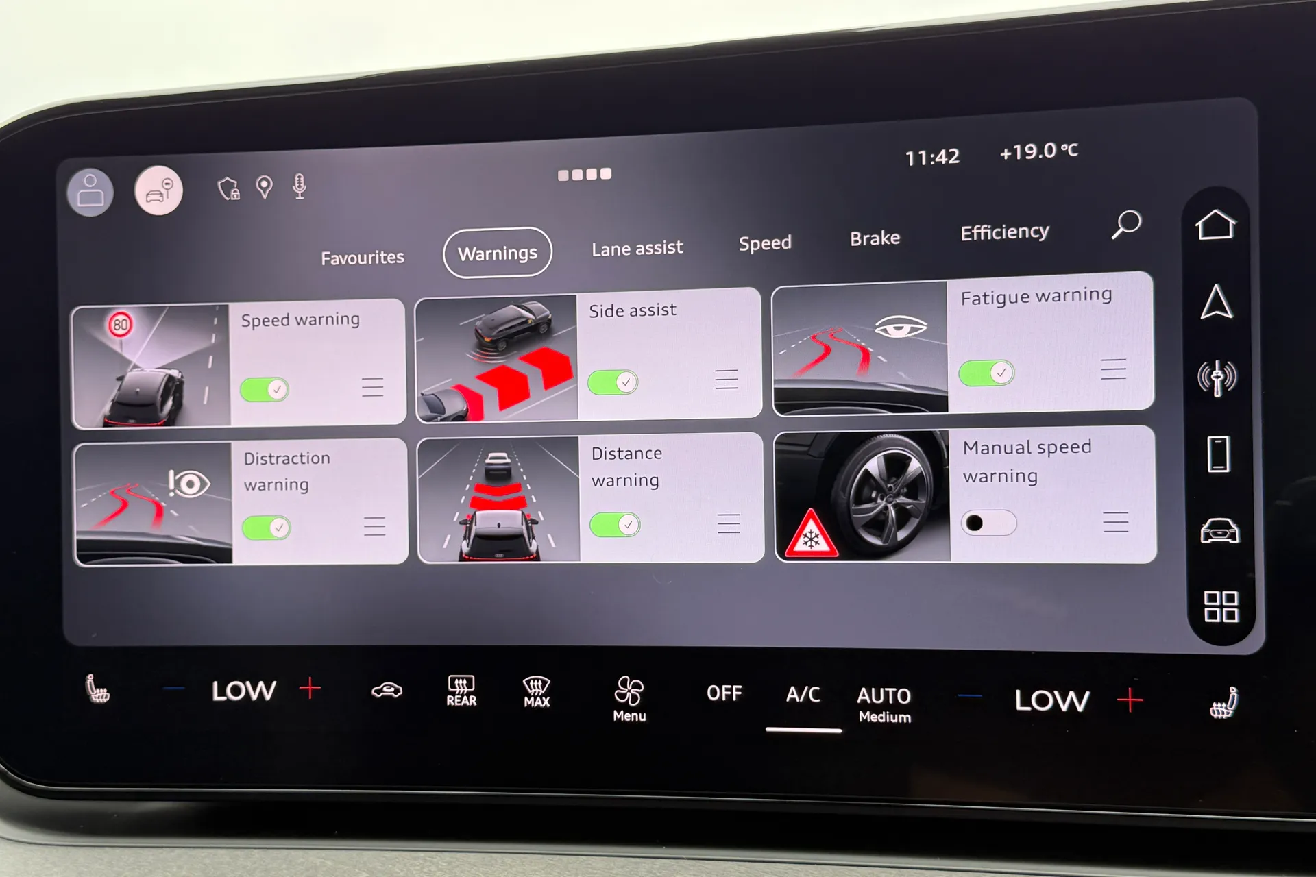 Audi Q3 thumbnail image number 10