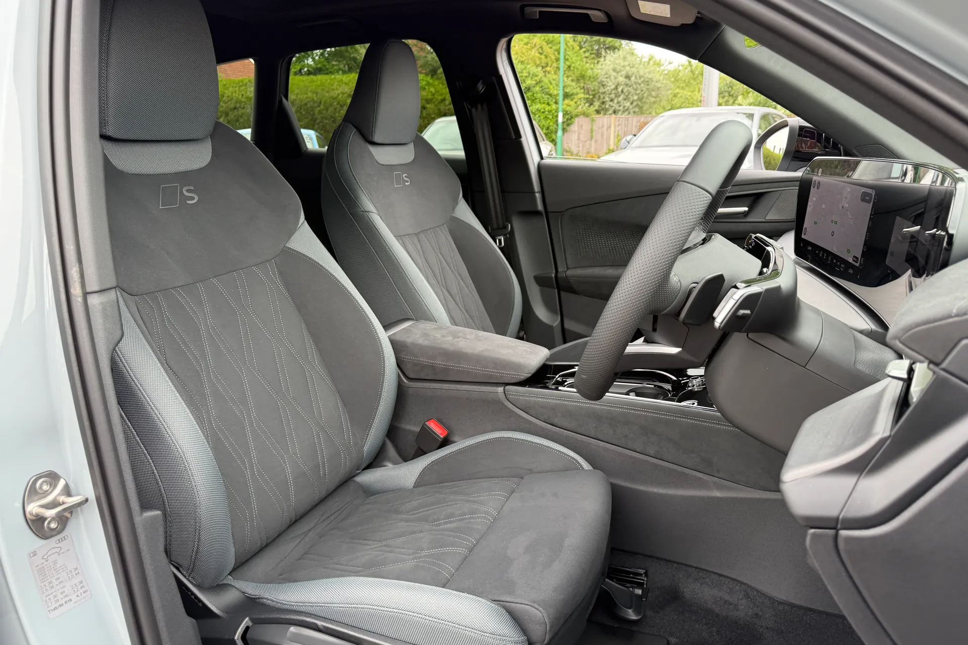 Audi Q3 thumbnail image number 31