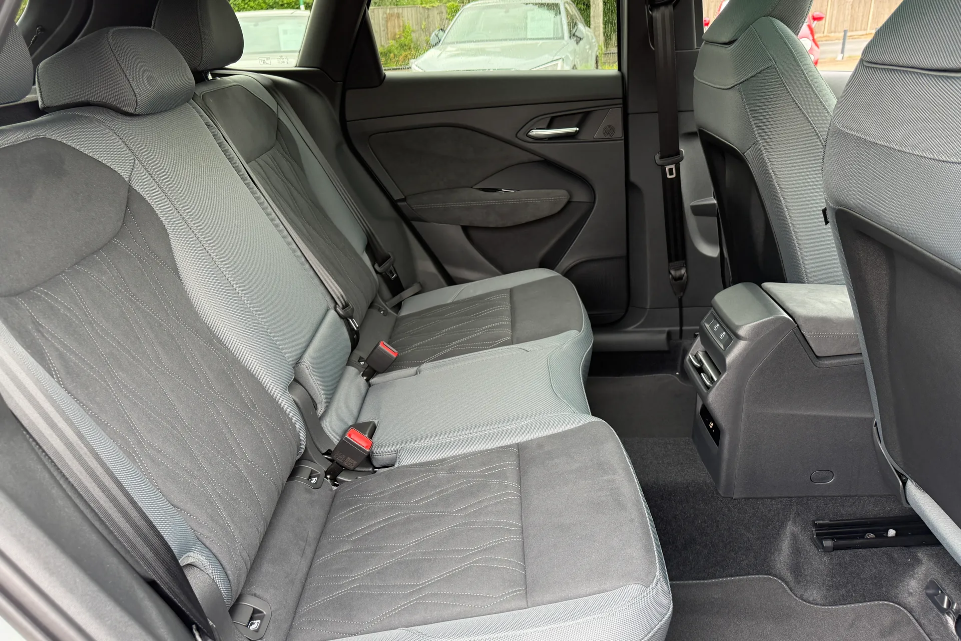 Audi Q3 thumbnail image number 52