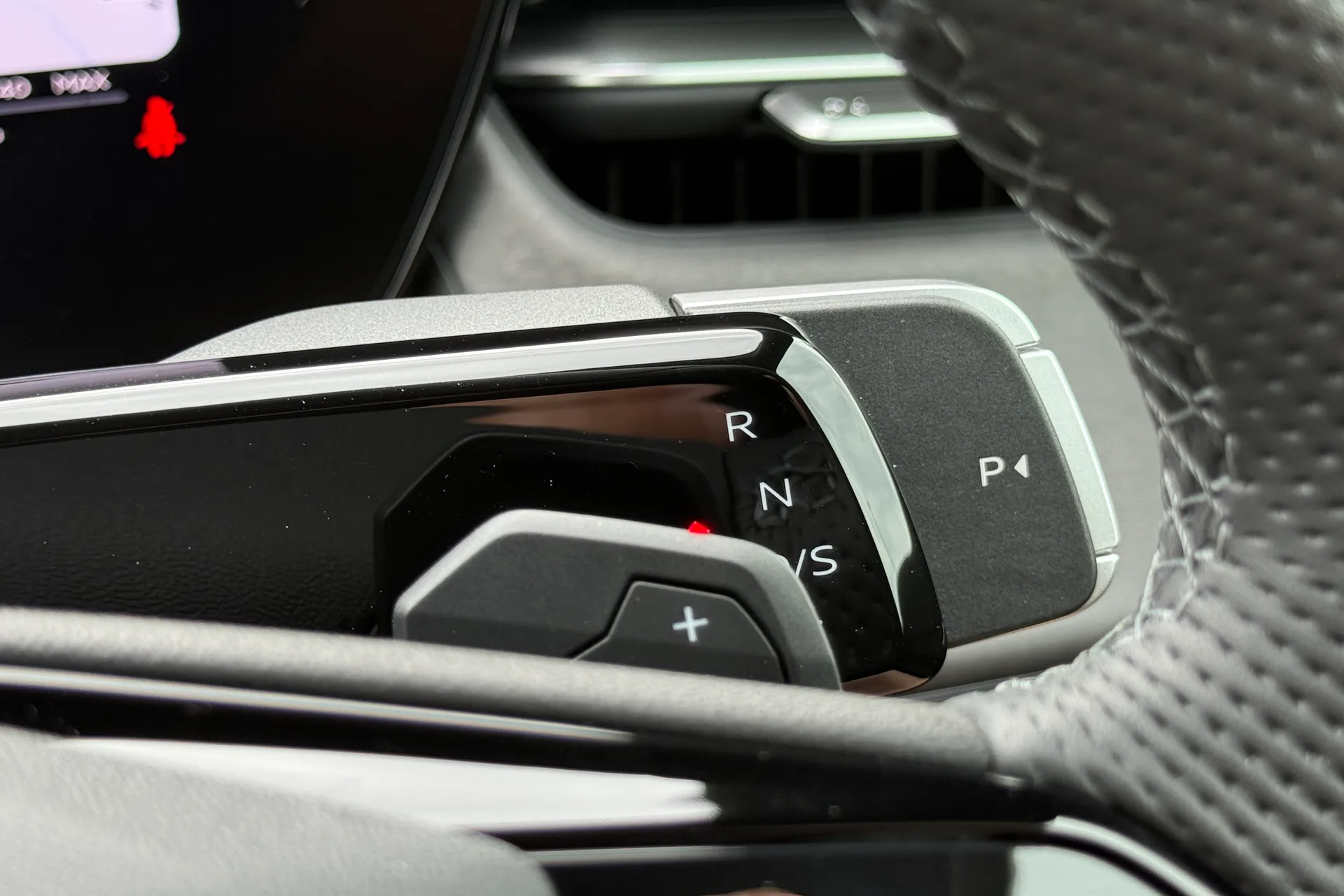 Audi Q3 thumbnail image number 24