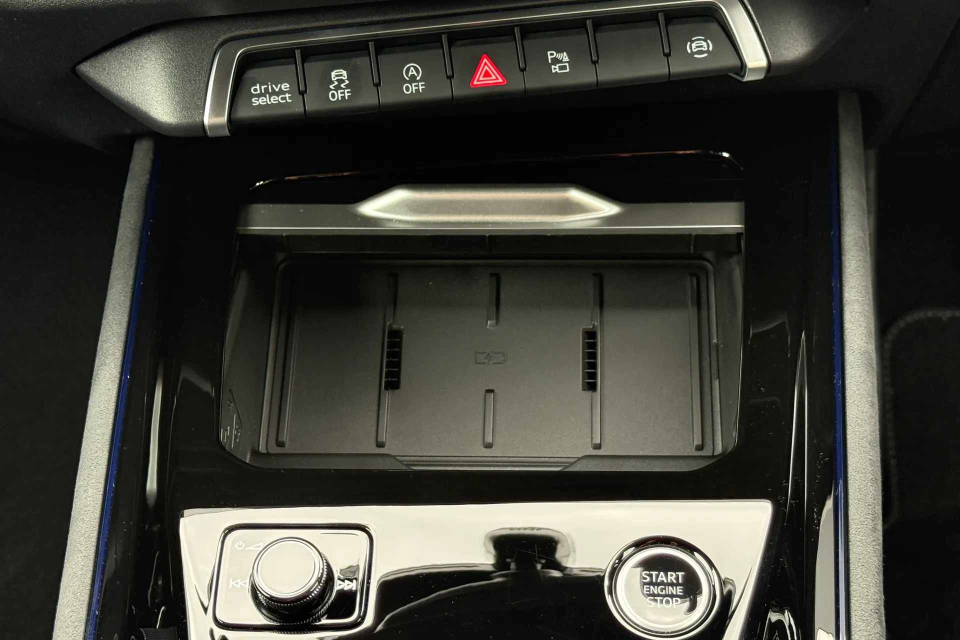 Audi Q3 thumbnail image number 19