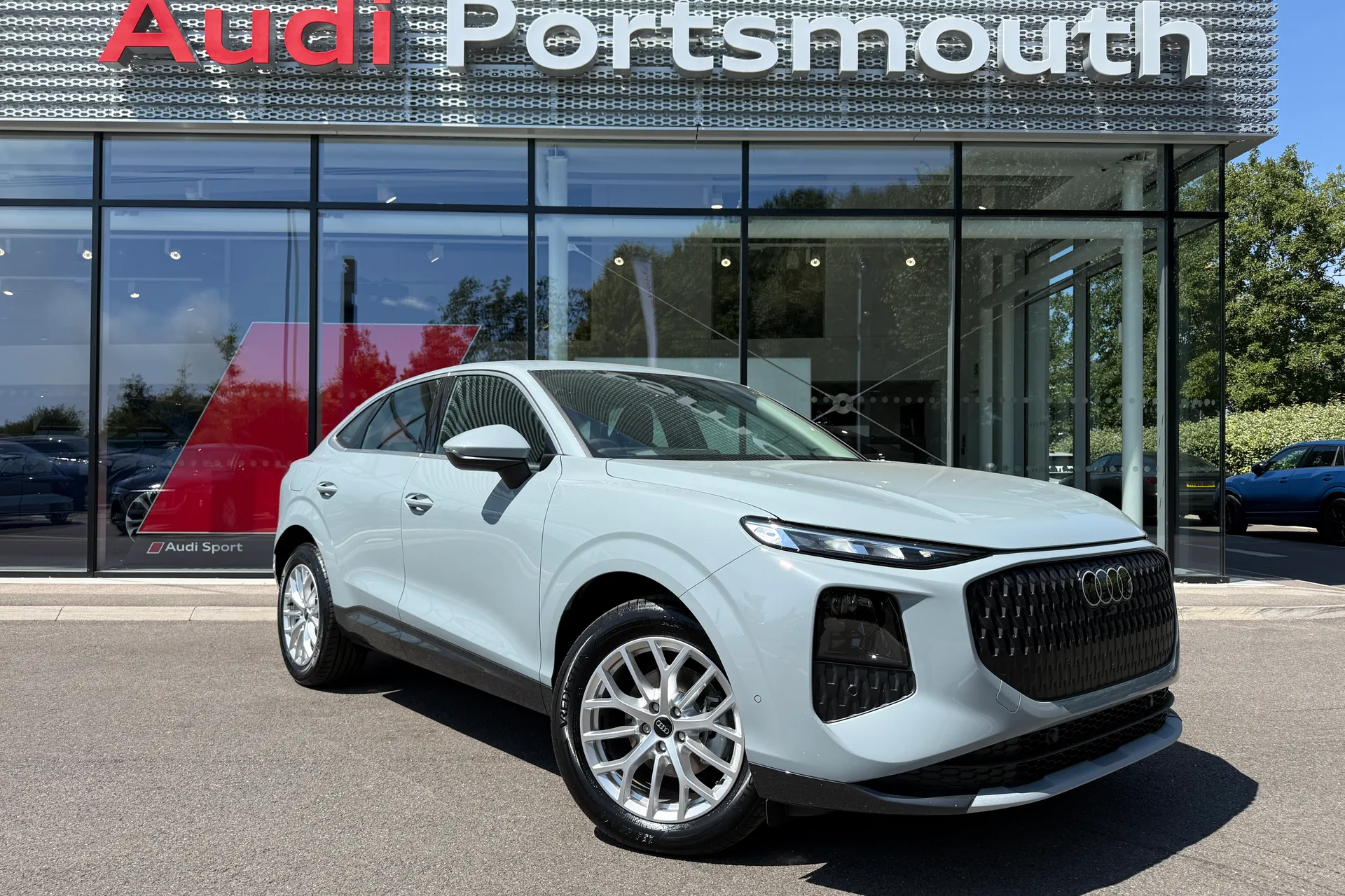 Audi Q3 focused image