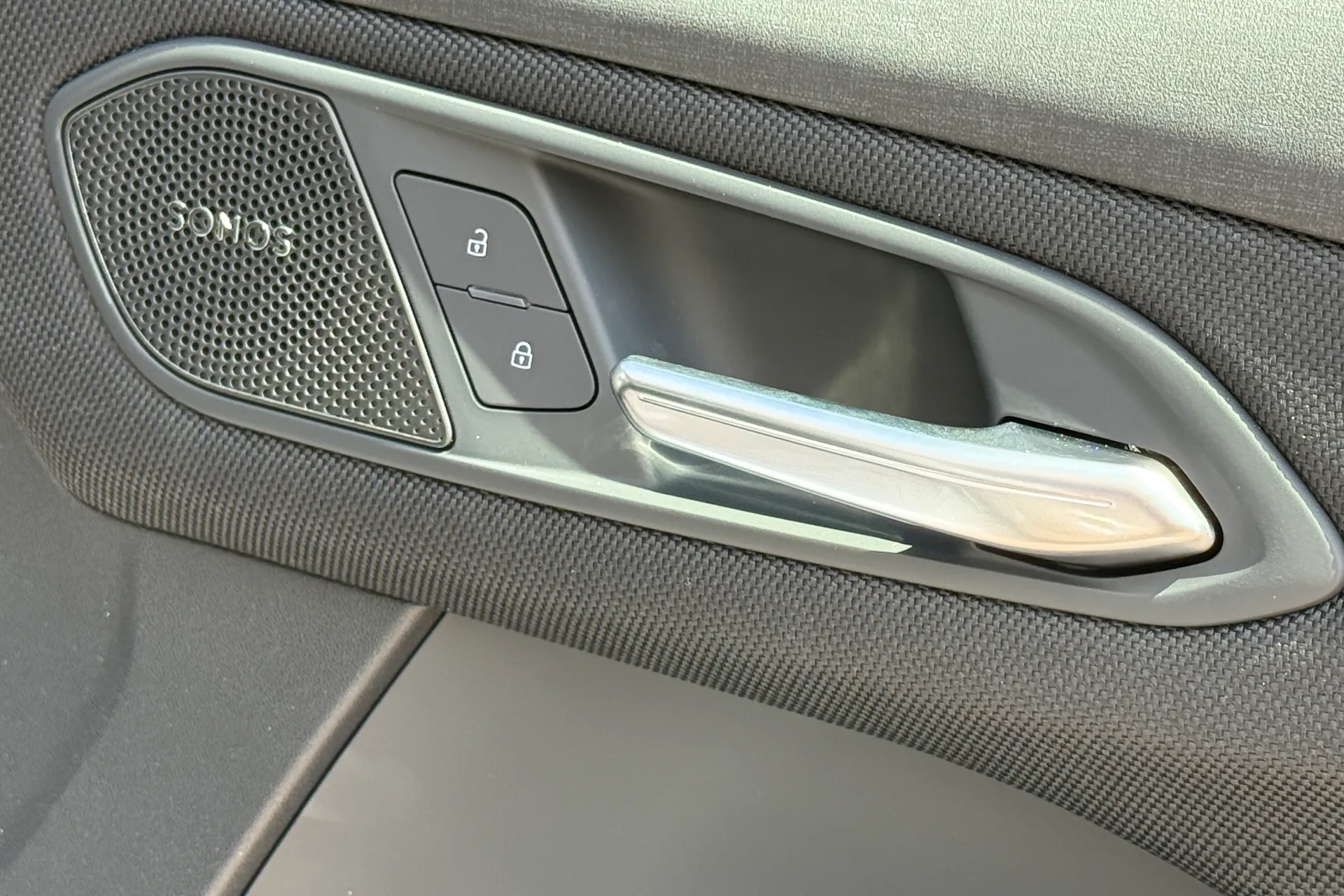 Audi Q3 thumbnail image number 25