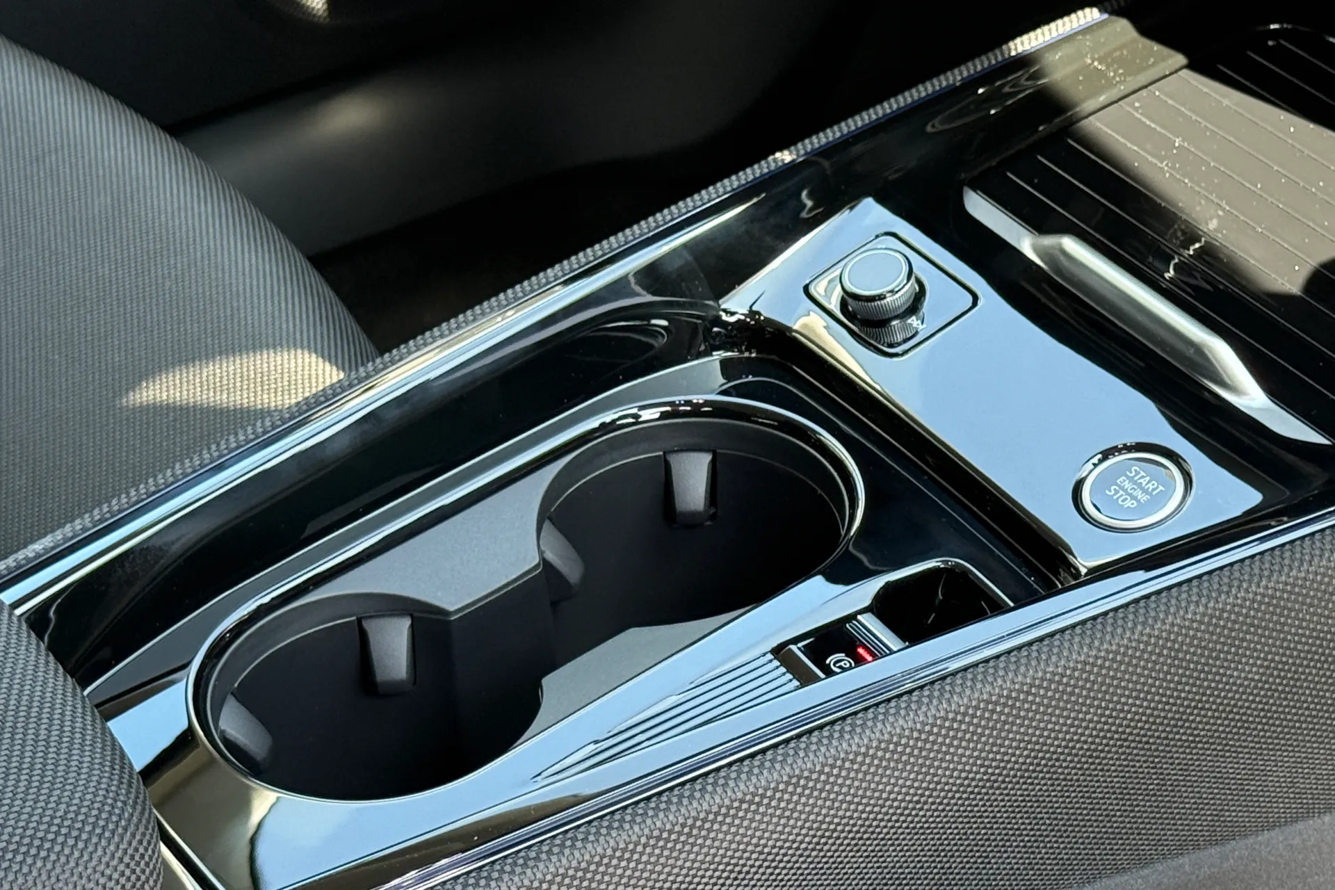 Audi Q3 thumbnail image number 24