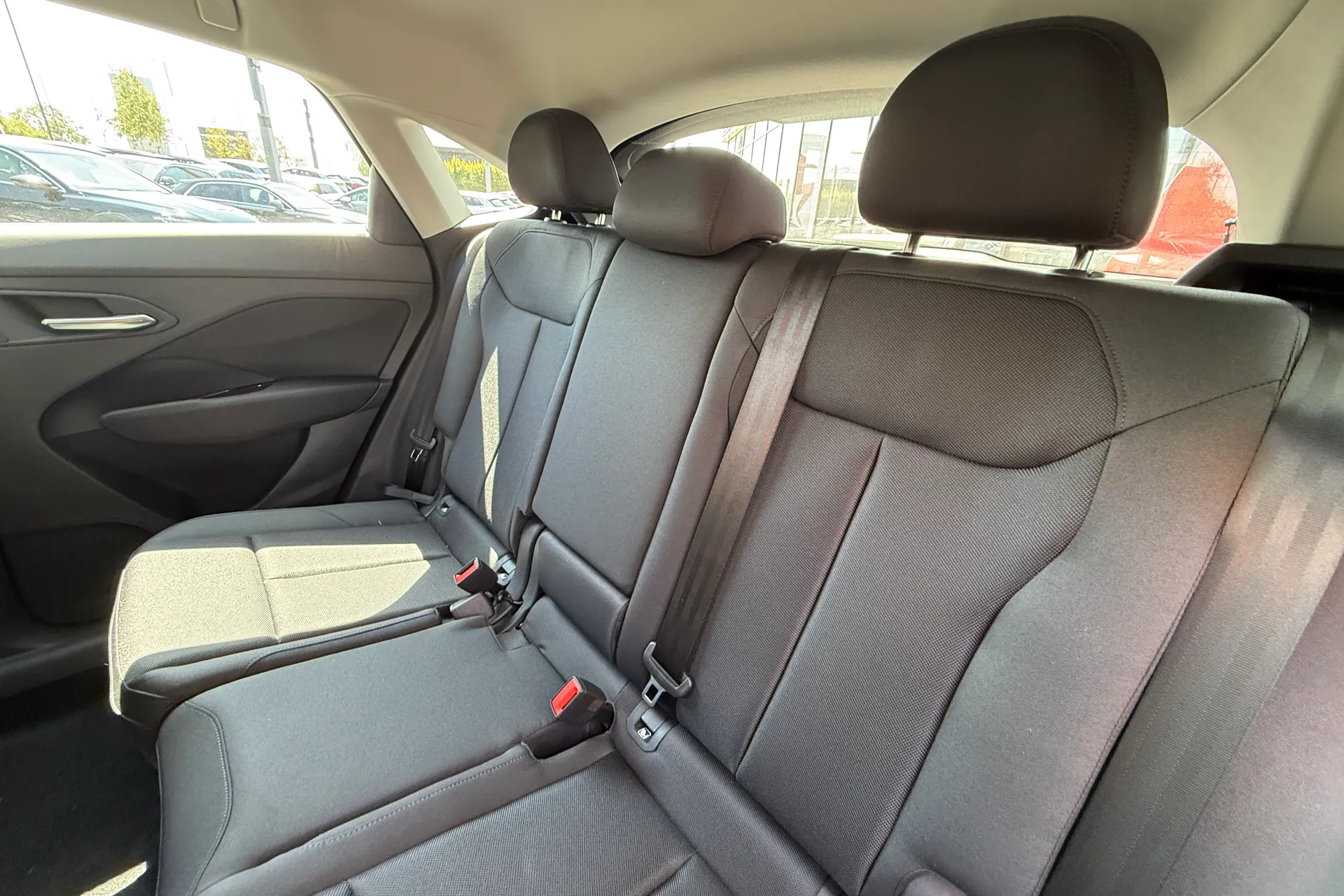 Audi Q3 thumbnail image number 38