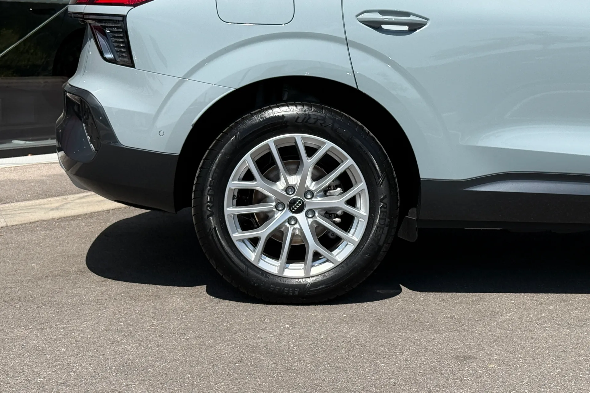 Audi Q3 thumbnail image number 13