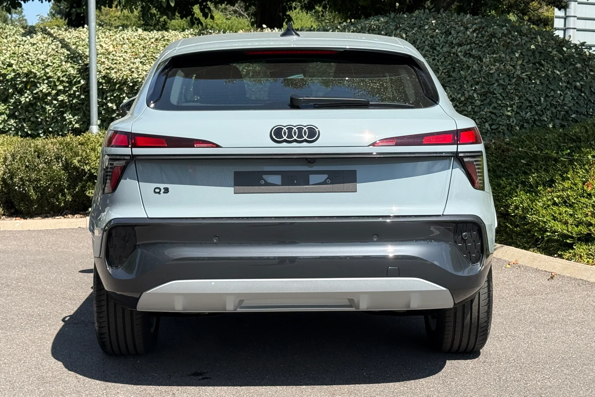 Audi Q3 thumbnail image number 20