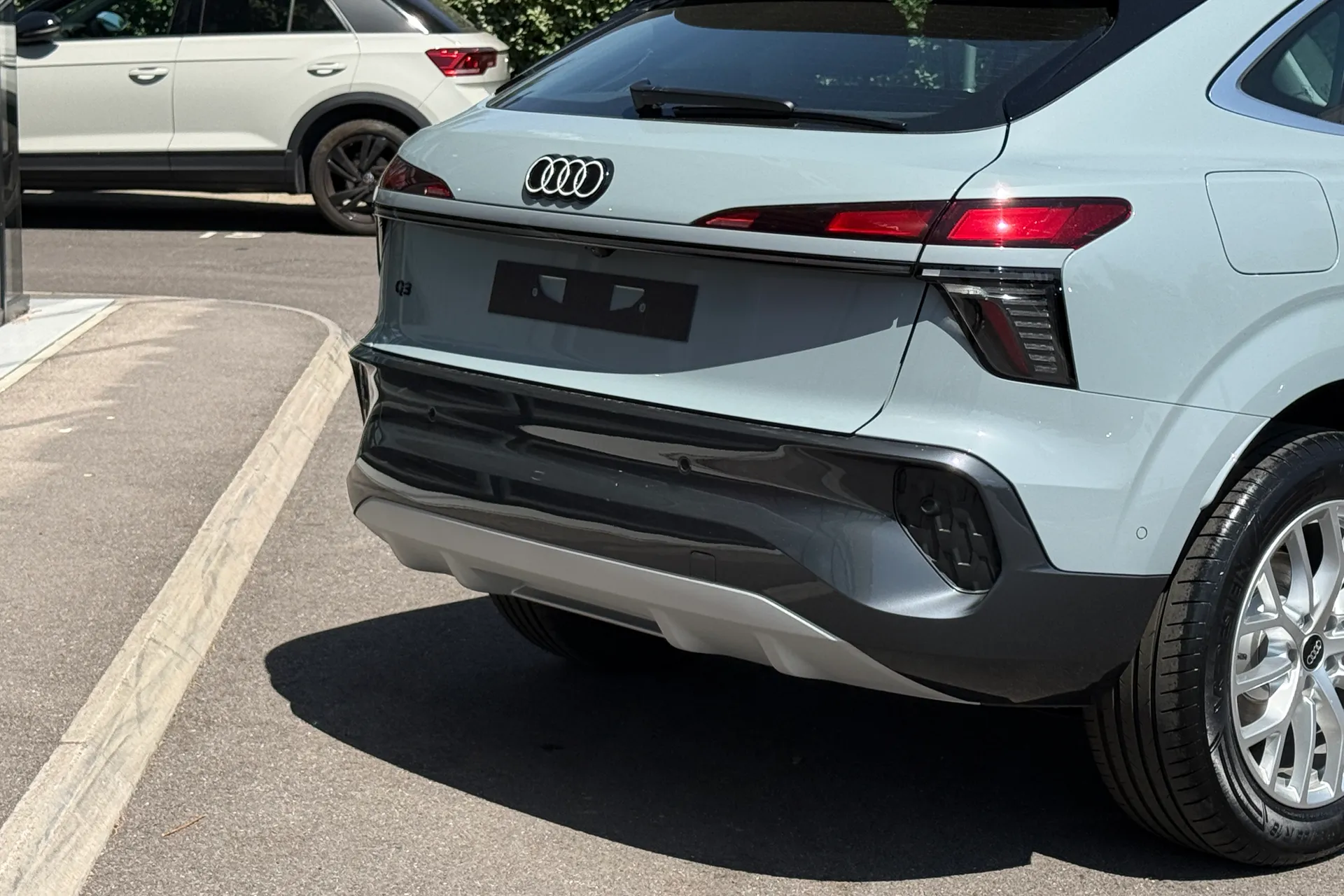 Audi Q3 thumbnail image number 31