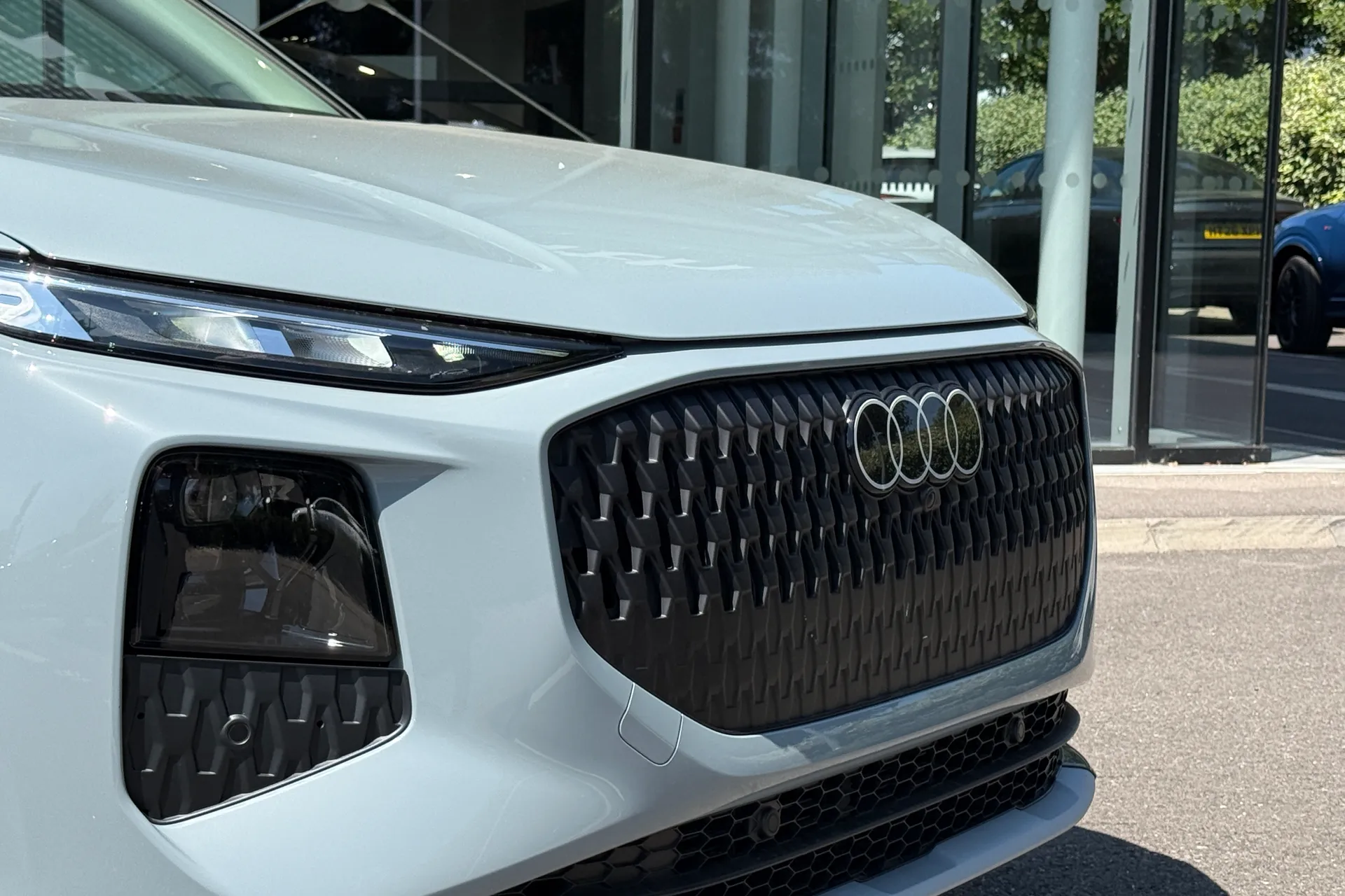 Audi Q3 thumbnail image number 10
