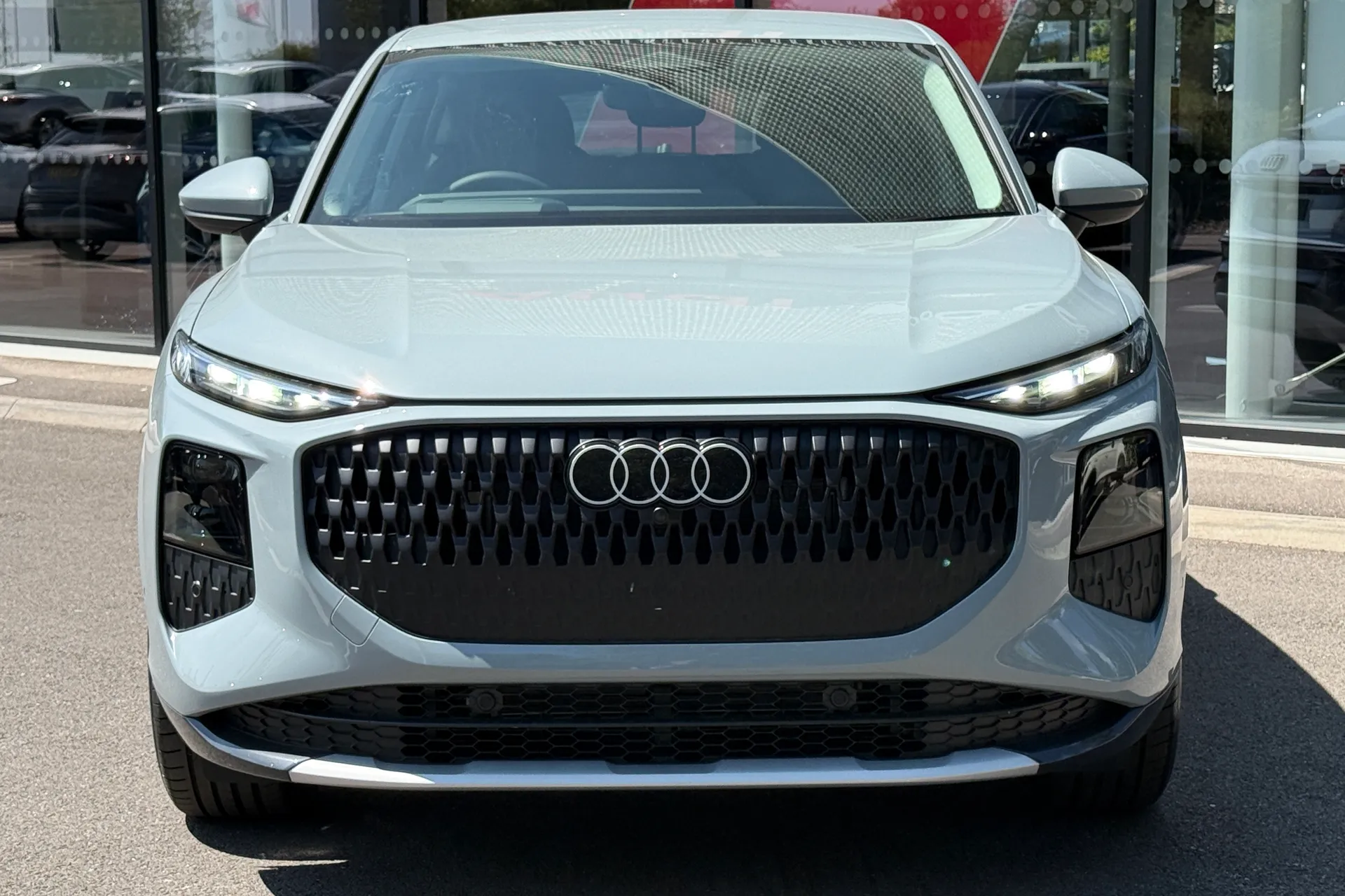 Audi Q3 thumbnail image number 8