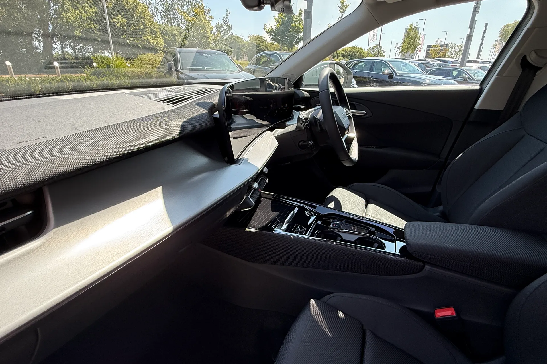 Audi Q3 thumbnail image number 36