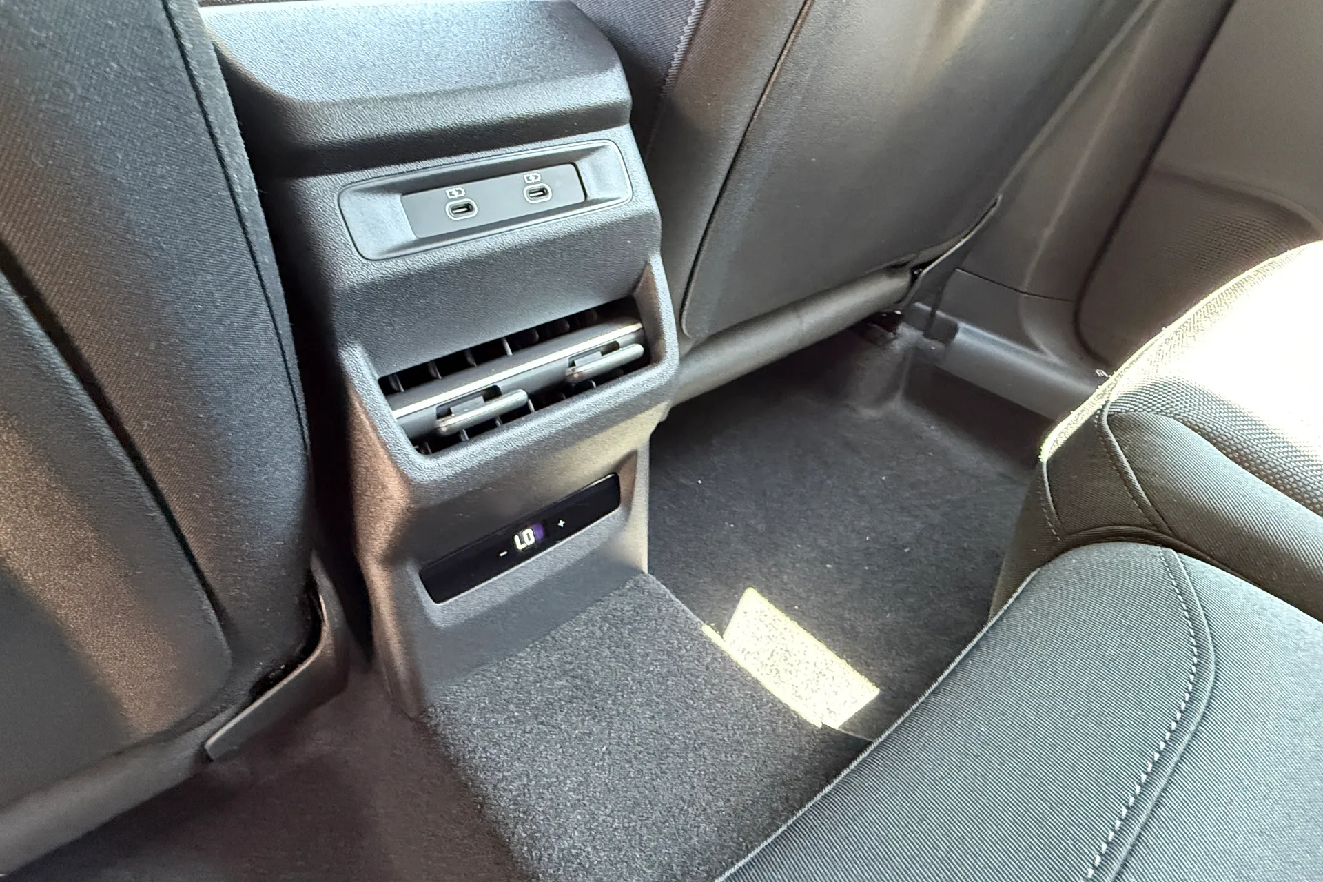 Audi Q3 thumbnail image number 37