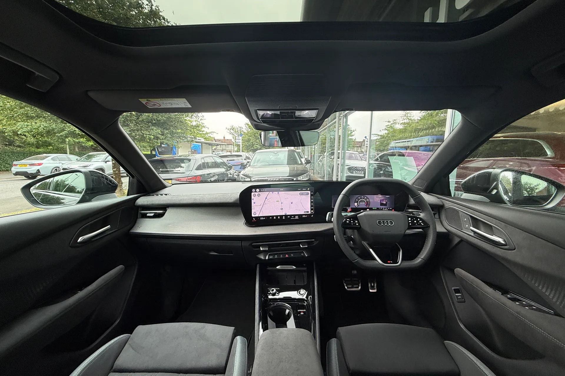 Audi Q3 thumbnail image number 3