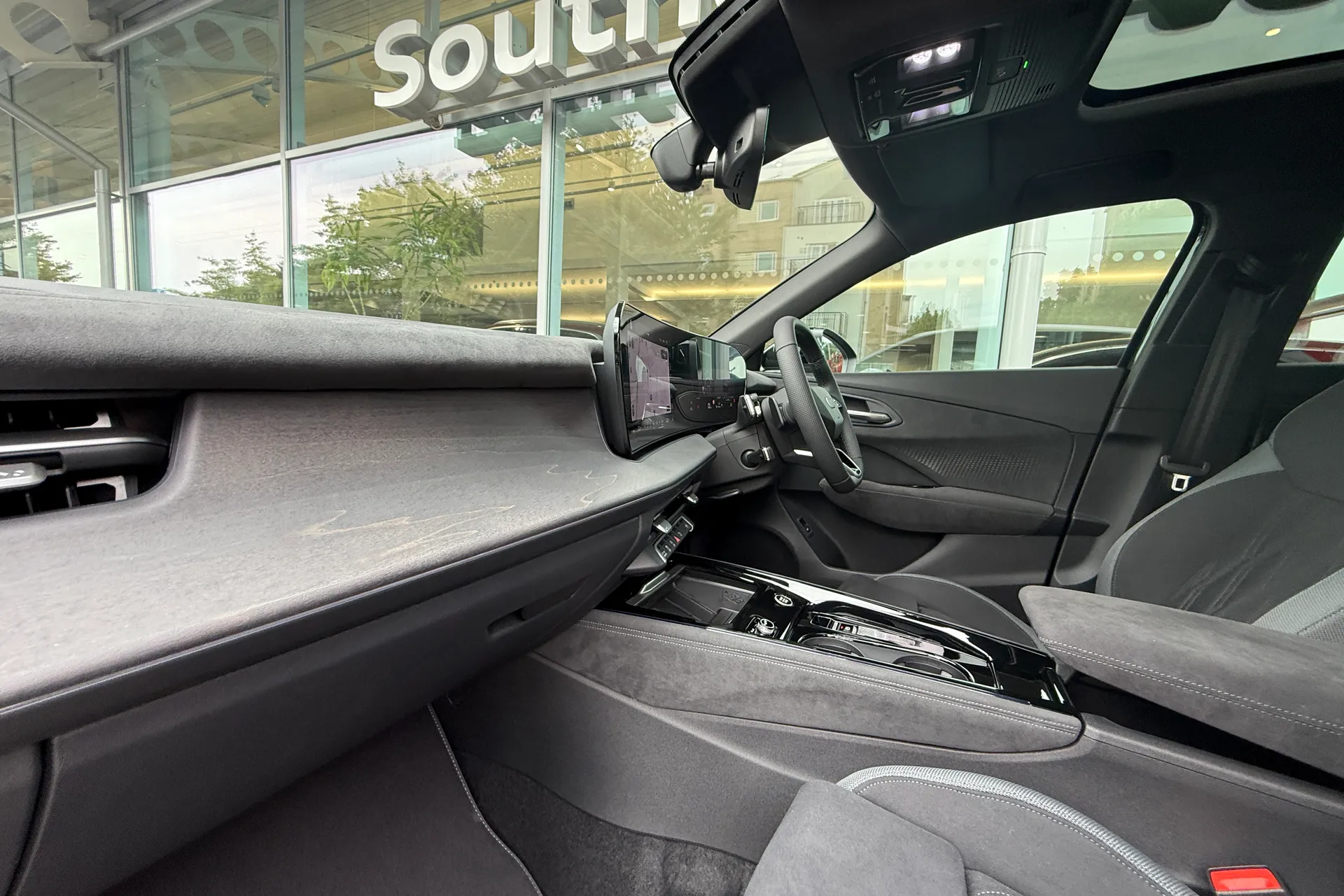 Audi Q3 thumbnail image number 10