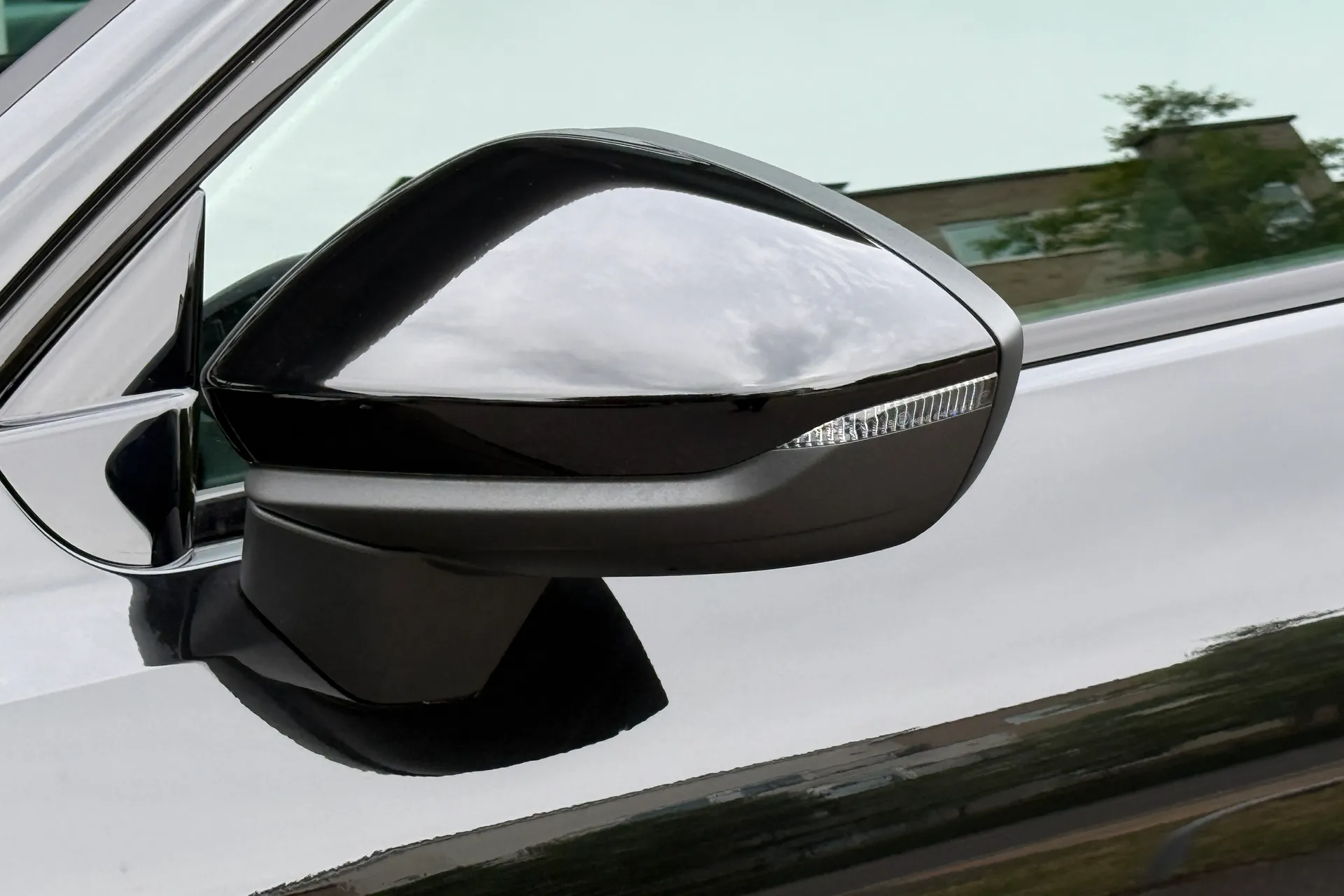Audi Q3 thumbnail image number 48