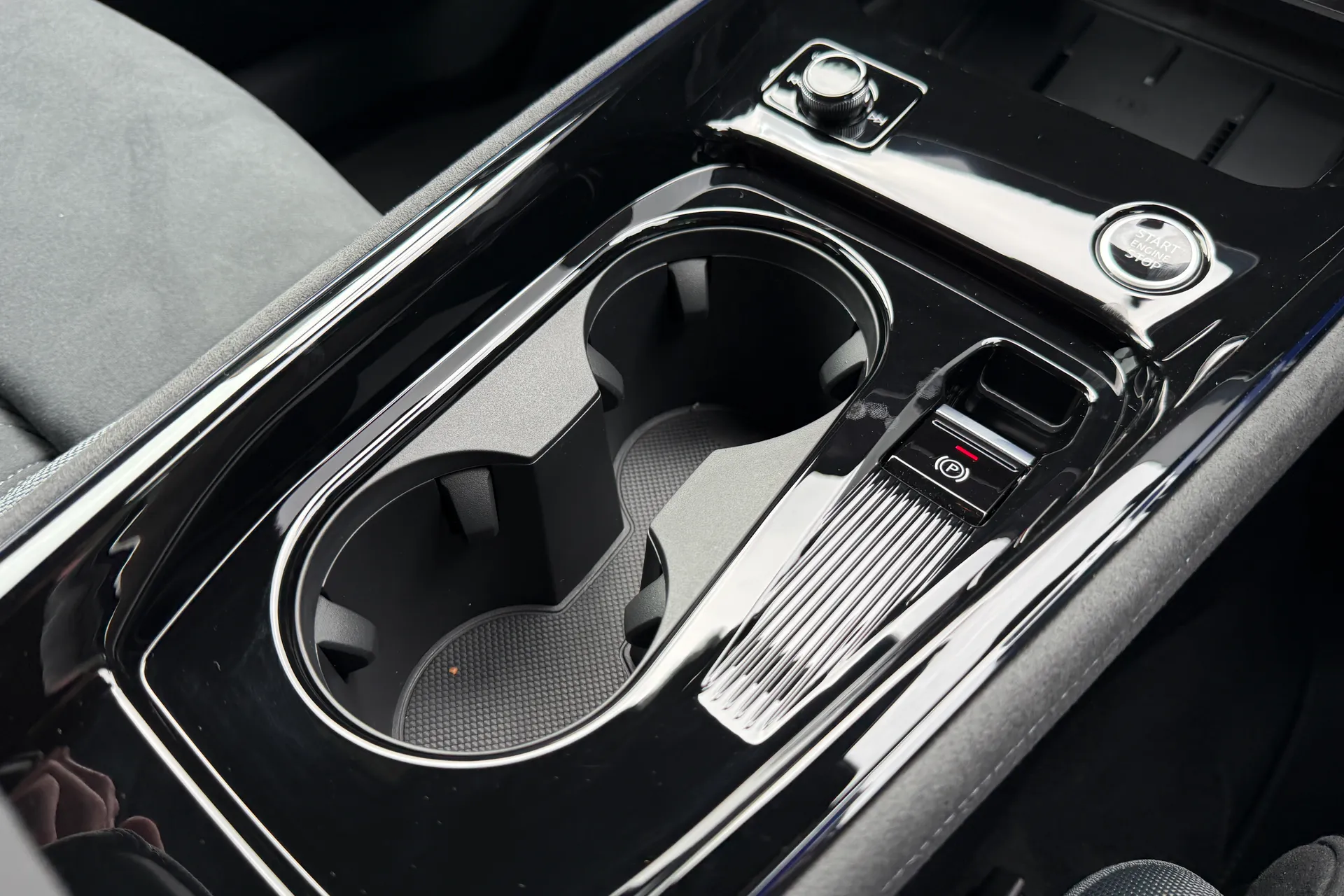Audi Q3 thumbnail image number 23