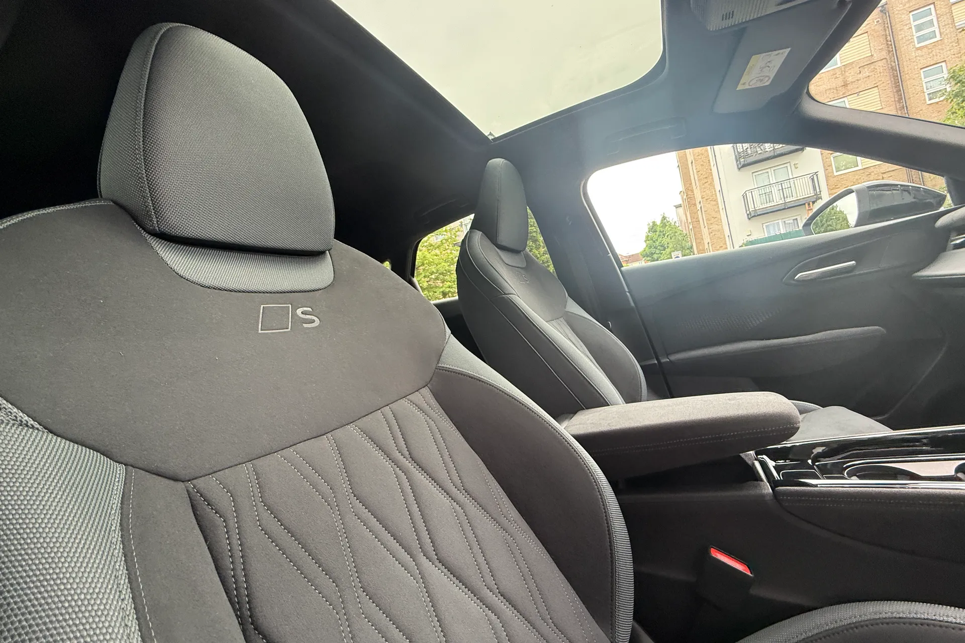 Audi Q3 thumbnail image number 28