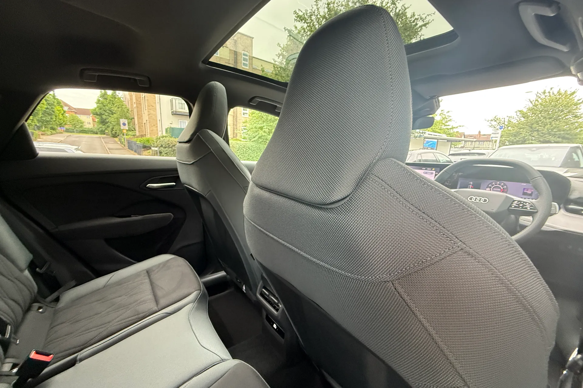 Audi Q3 thumbnail image number 34