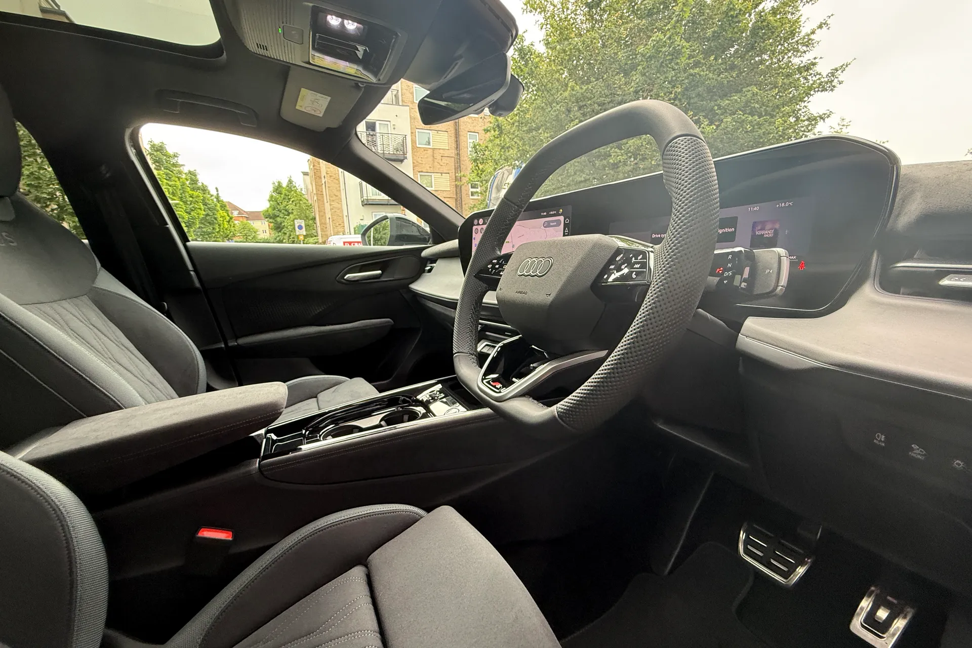 Audi Q3 thumbnail image number 13