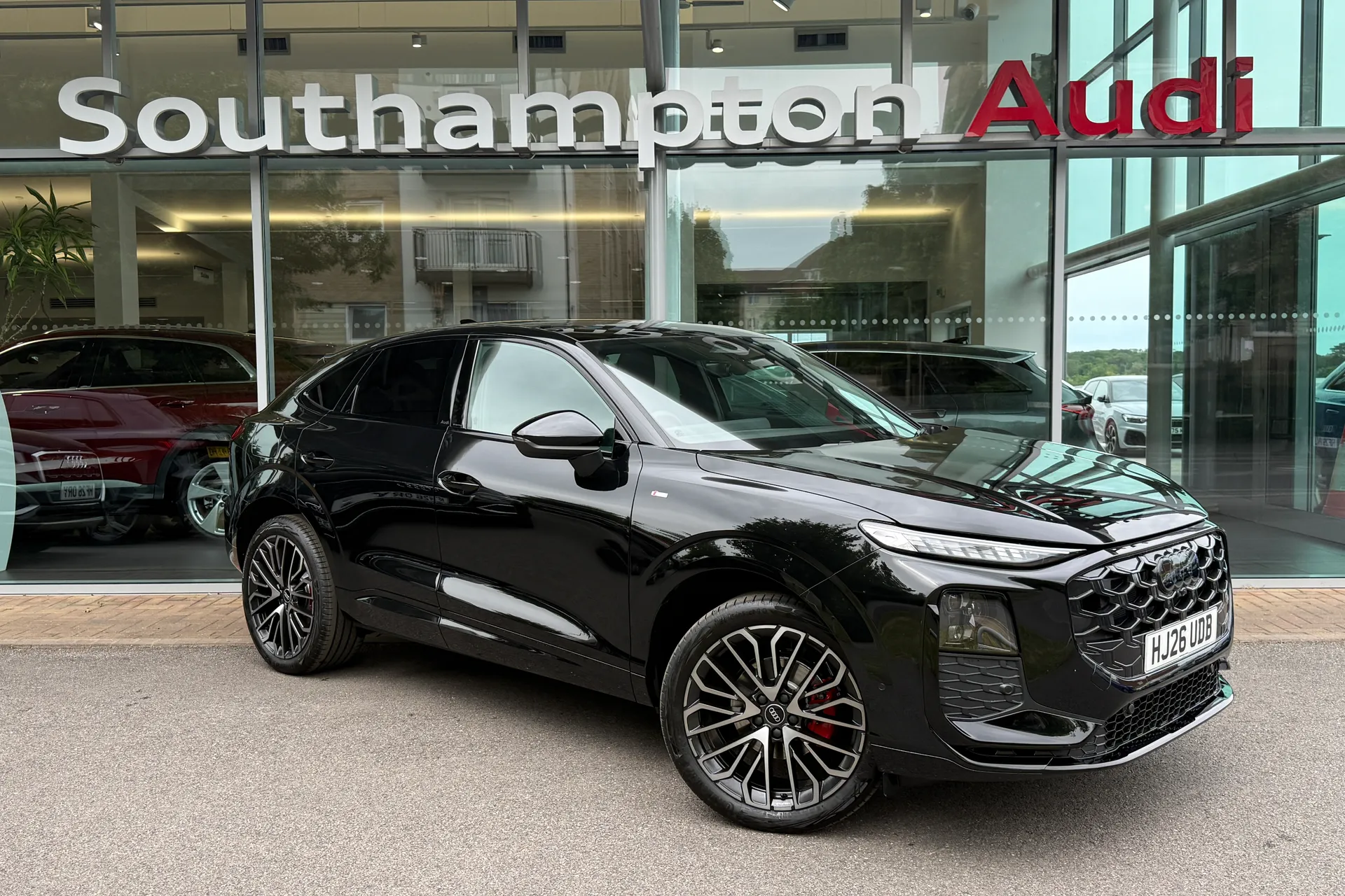 Audi Q3 thumbnail image number 54