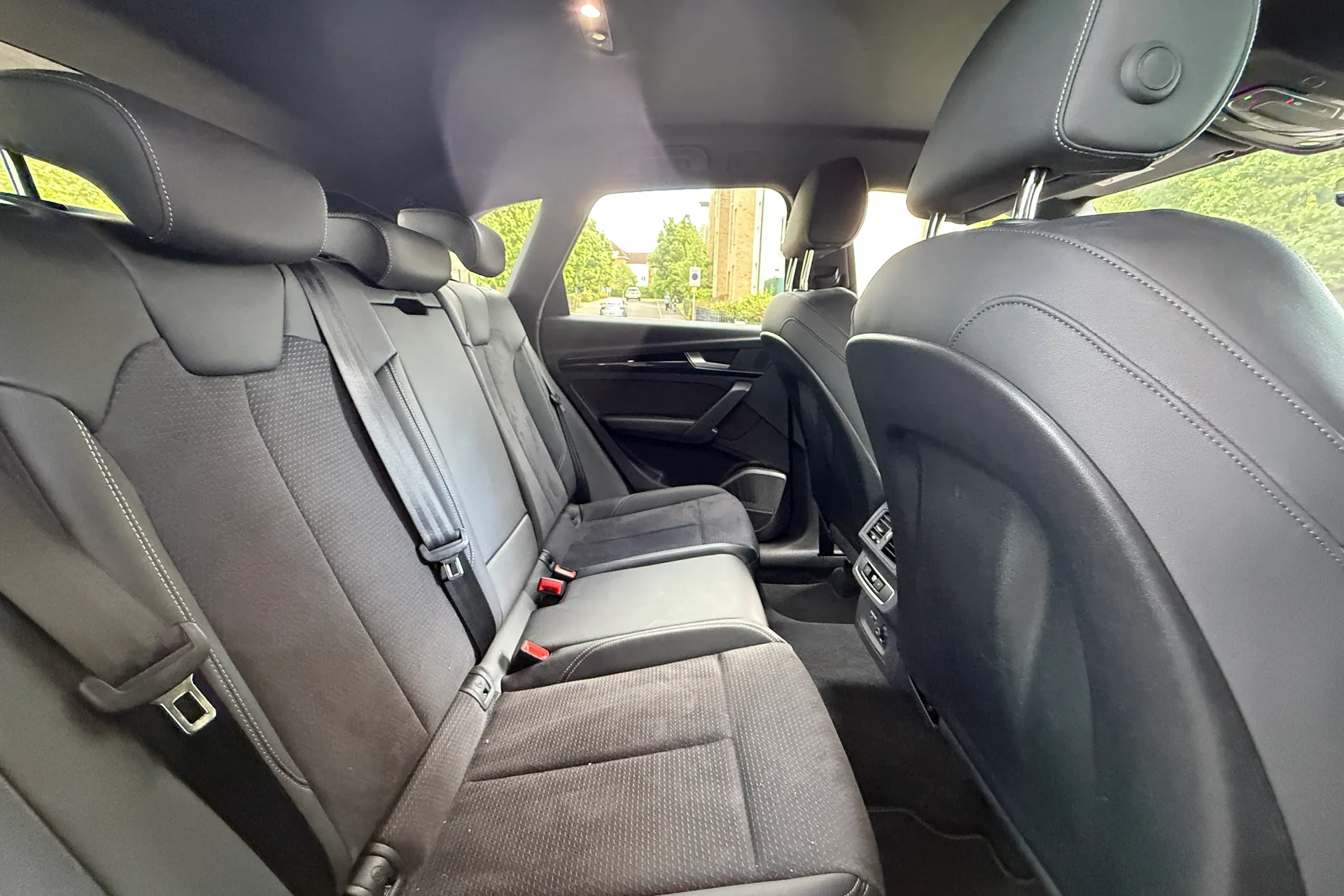 Audi Q5 thumbnail image number 46