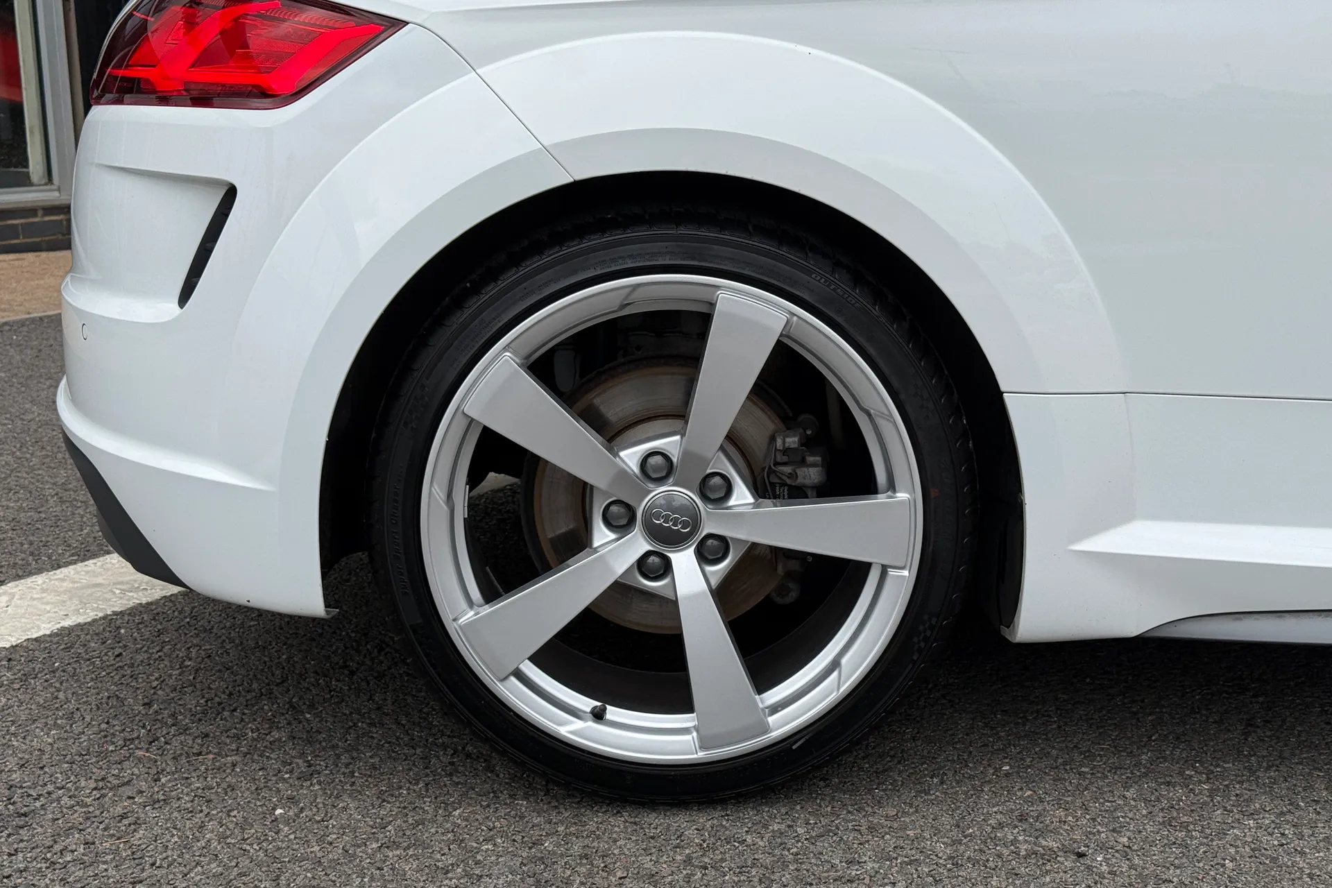 Audi TT thumbnail image number 33