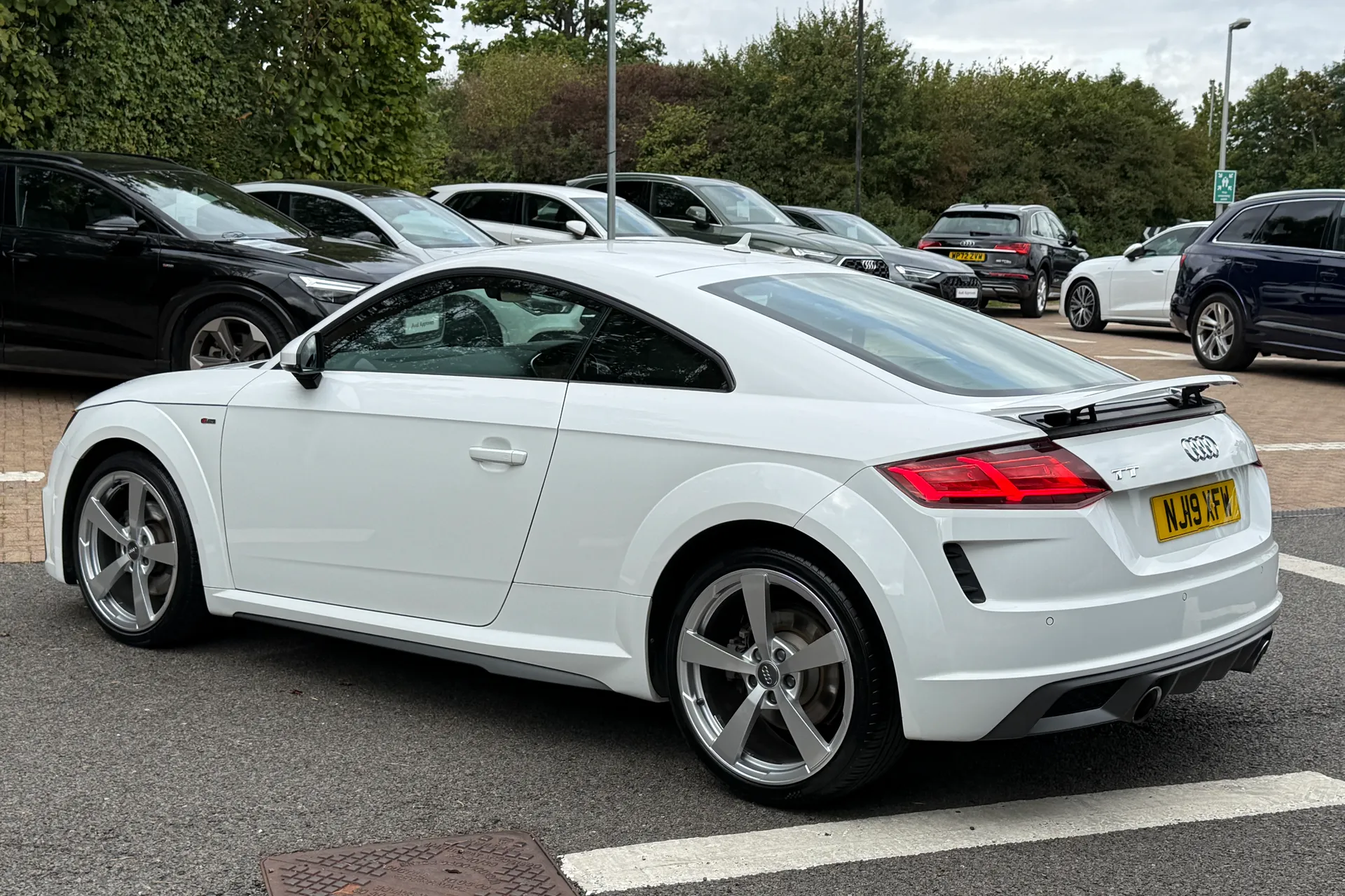 Audi TT thumbnail image number 39
