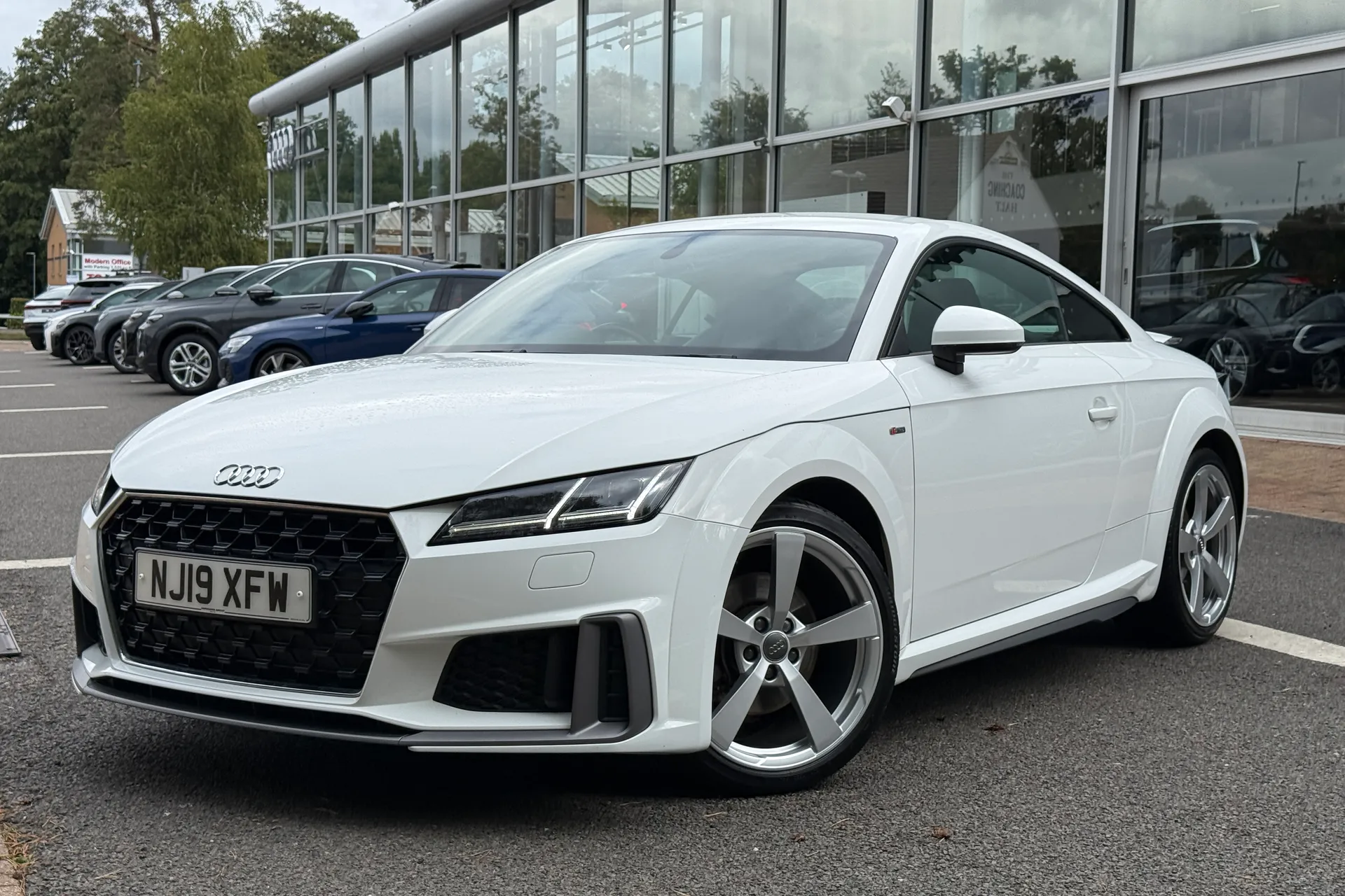 Audi TT thumbnail image number 46