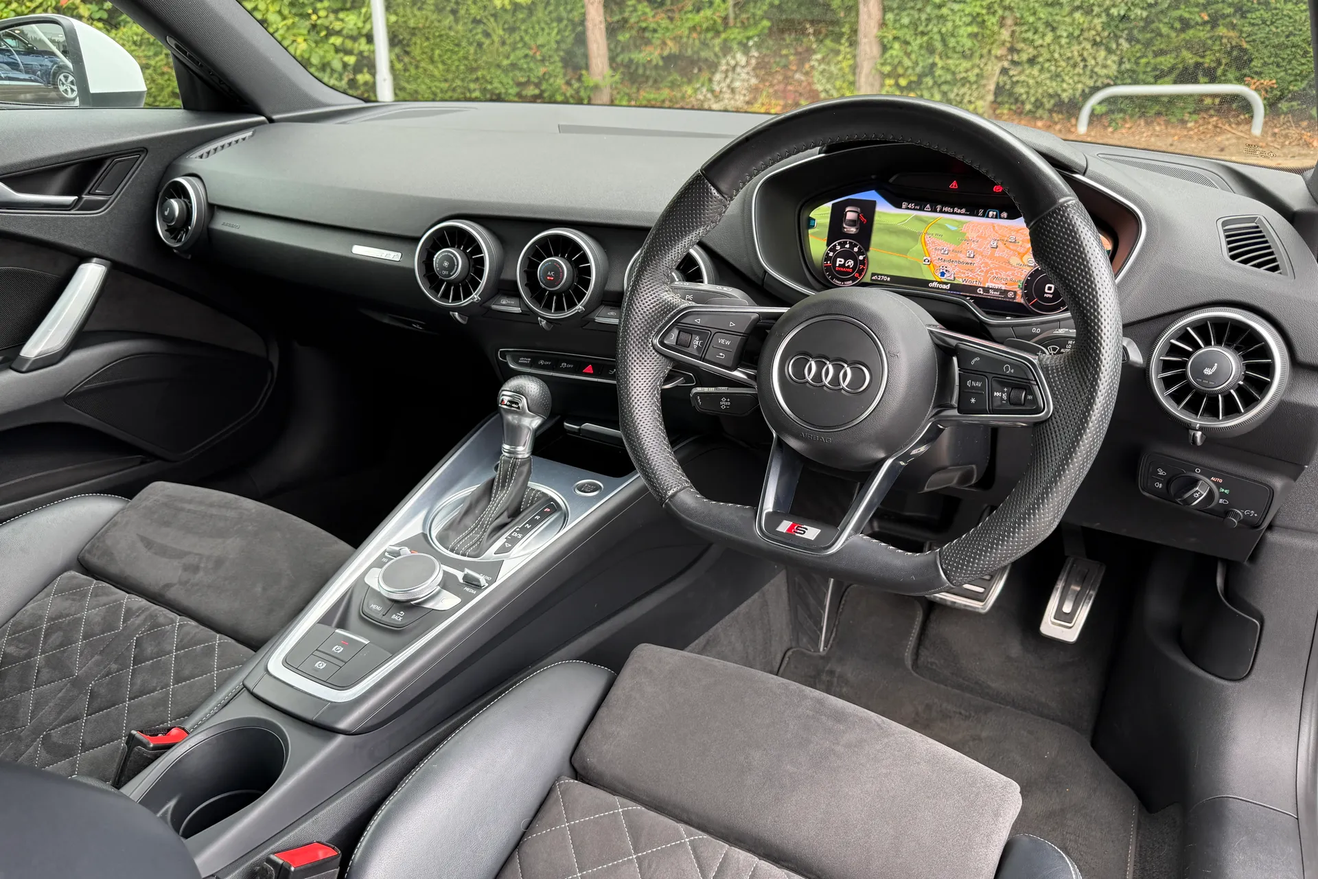 Audi TT thumbnail image number 22