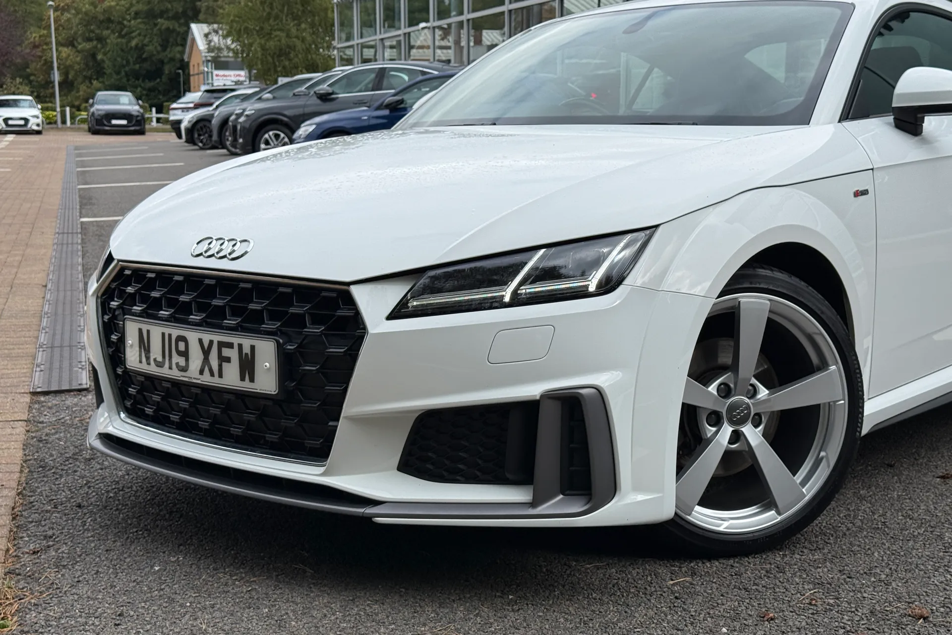 Audi TT thumbnail image number 47