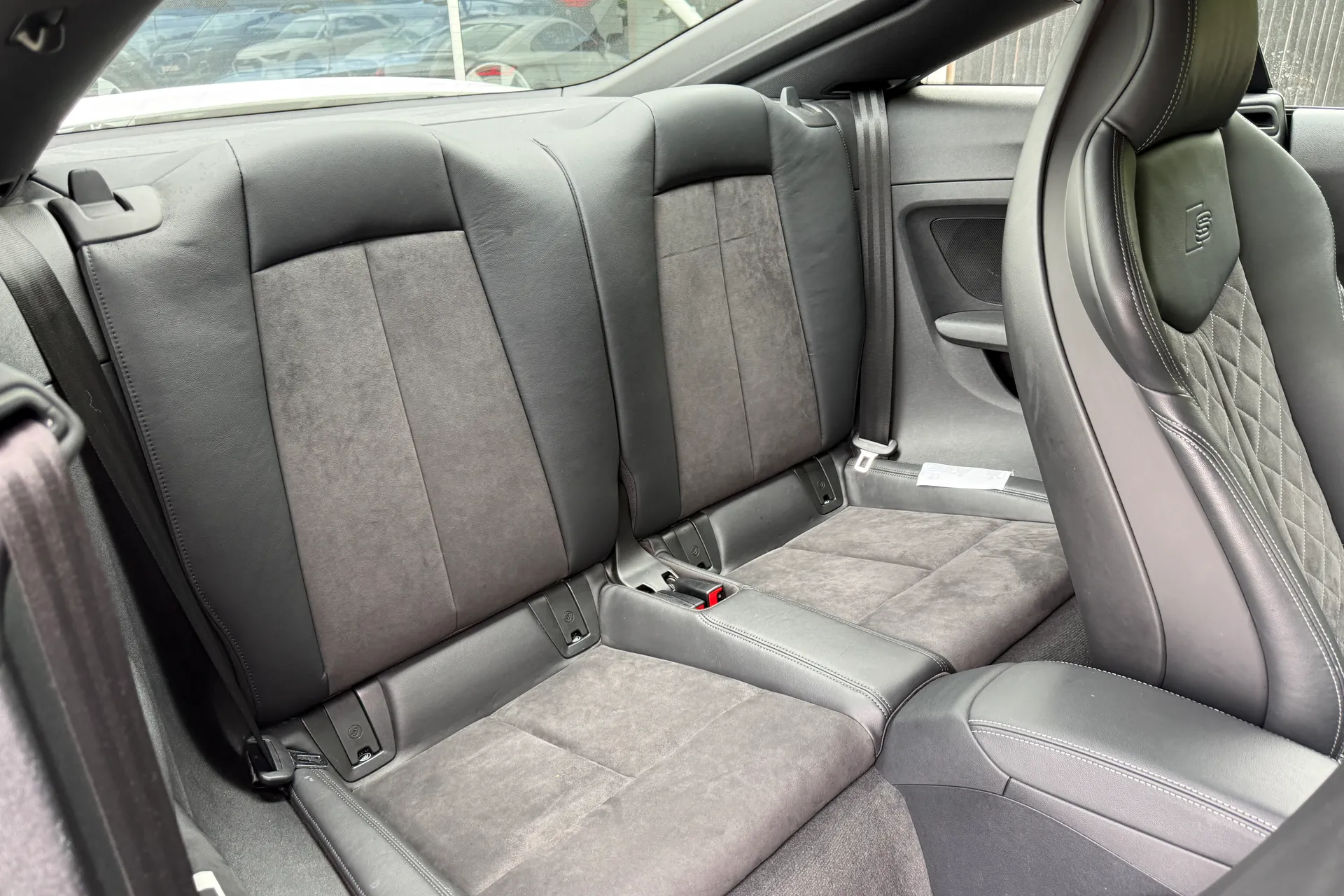 Audi TT thumbnail image number 25