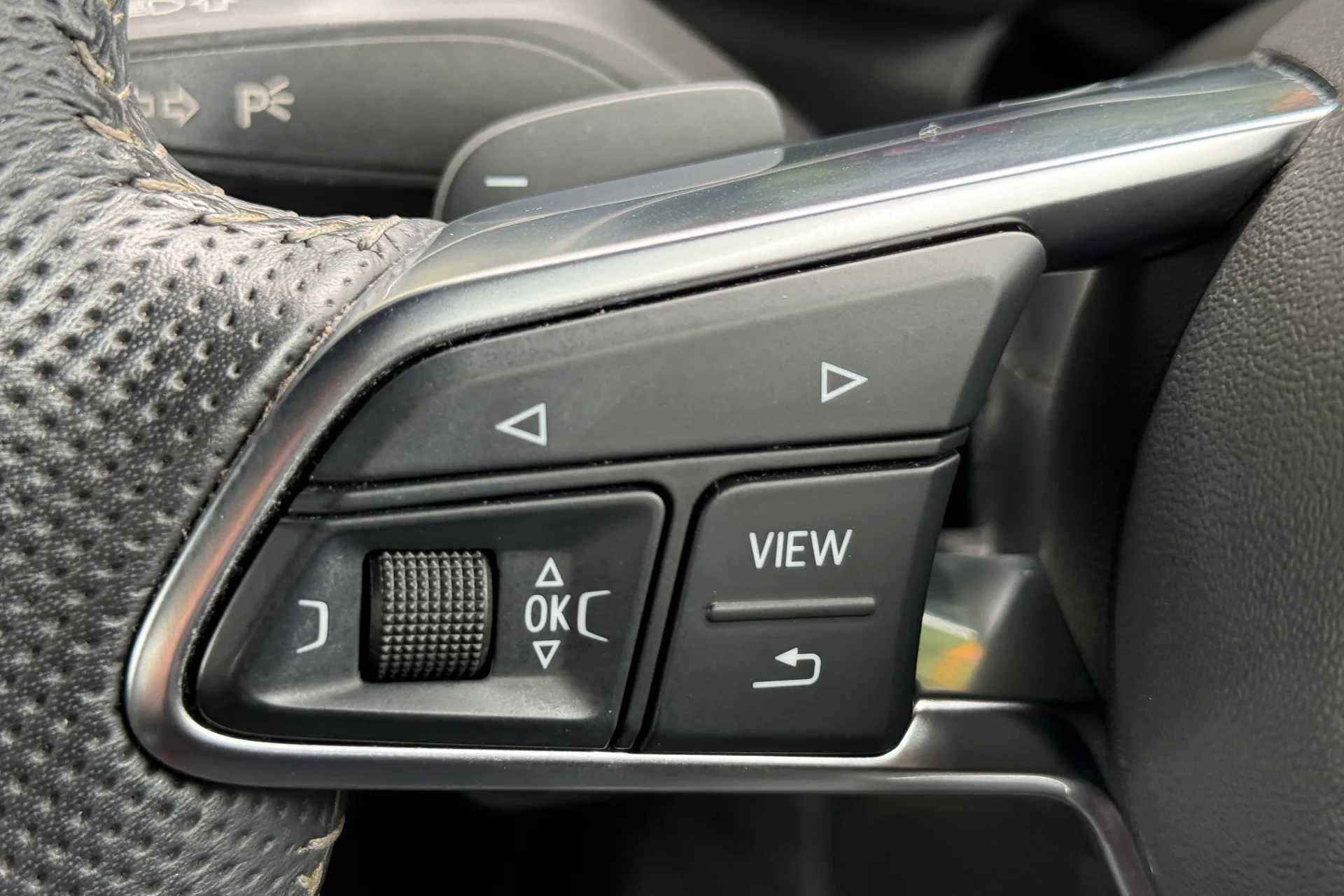 Audi TT thumbnail image number 12