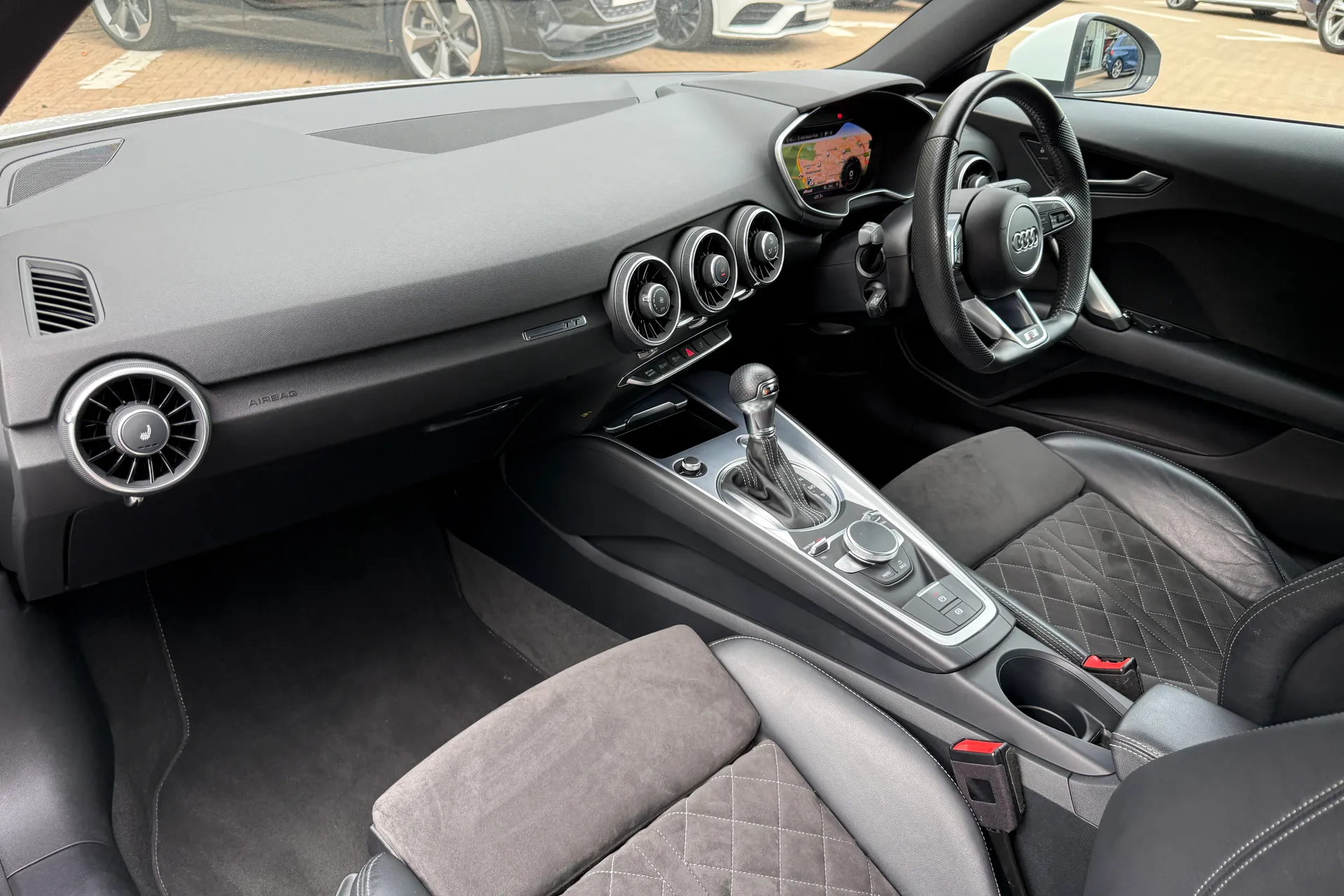 Audi TT thumbnail image number 41