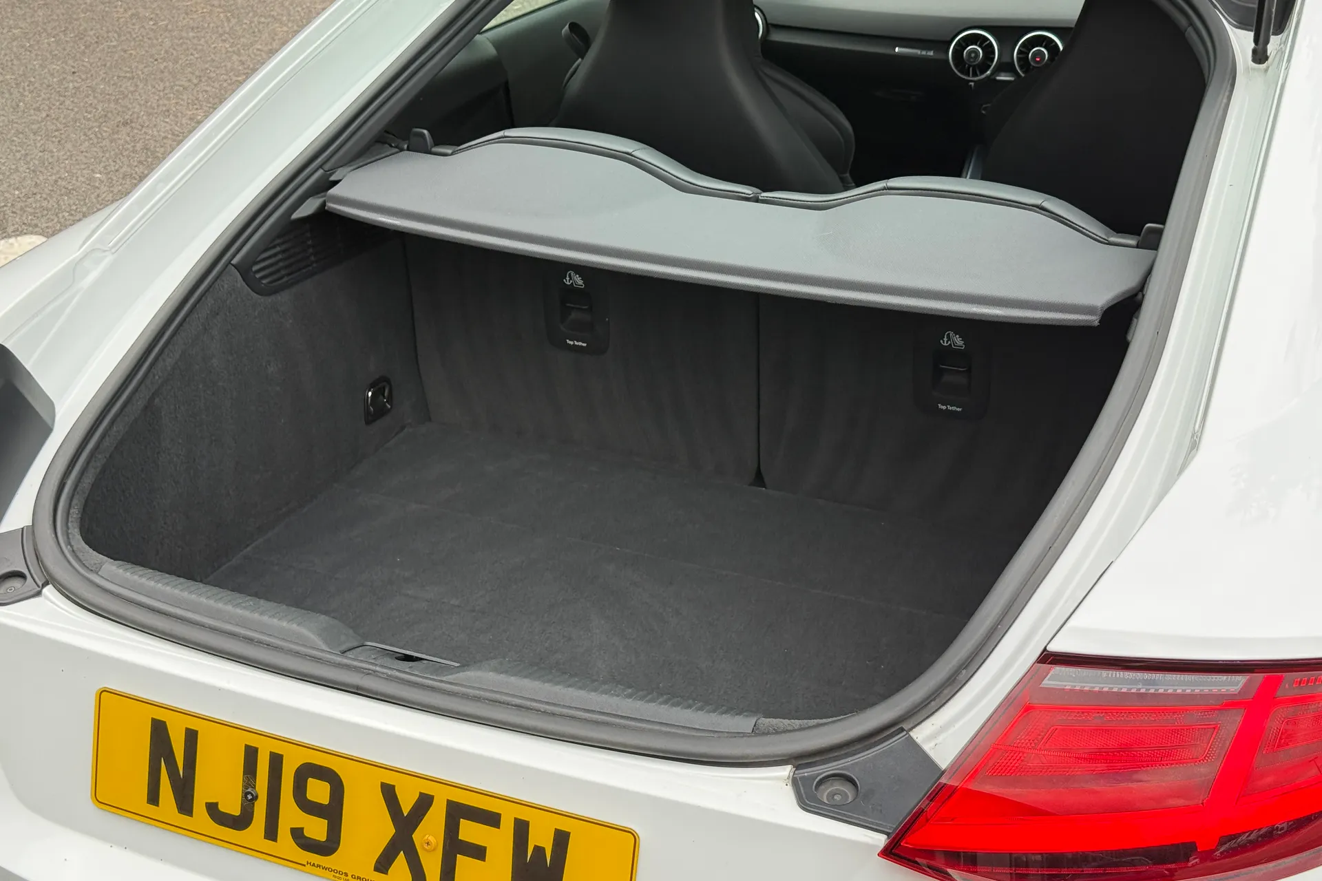 Audi TT thumbnail image number 37