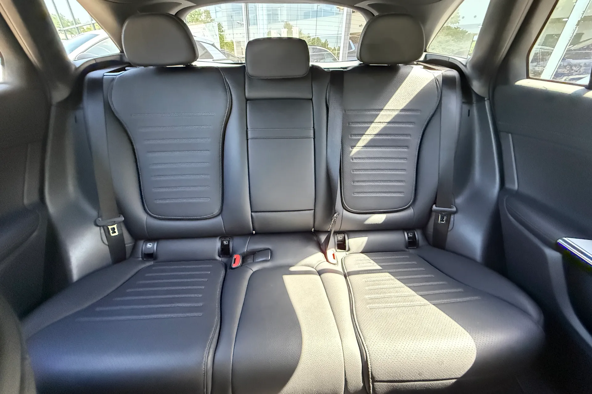 MERCEDES-BENZ GLC thumbnail image number 24