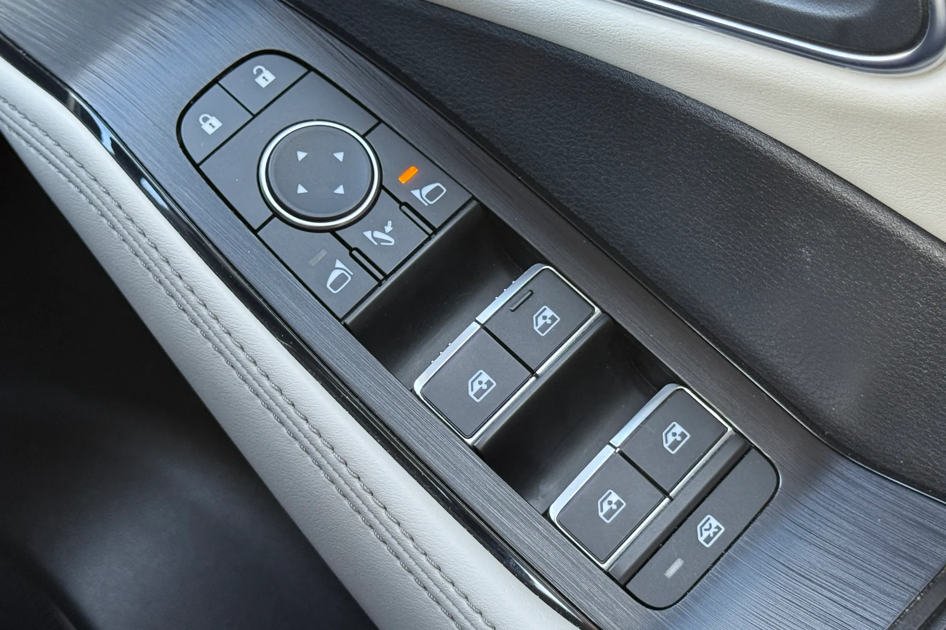 NISSAN X-TRAIL thumbnail image number 20