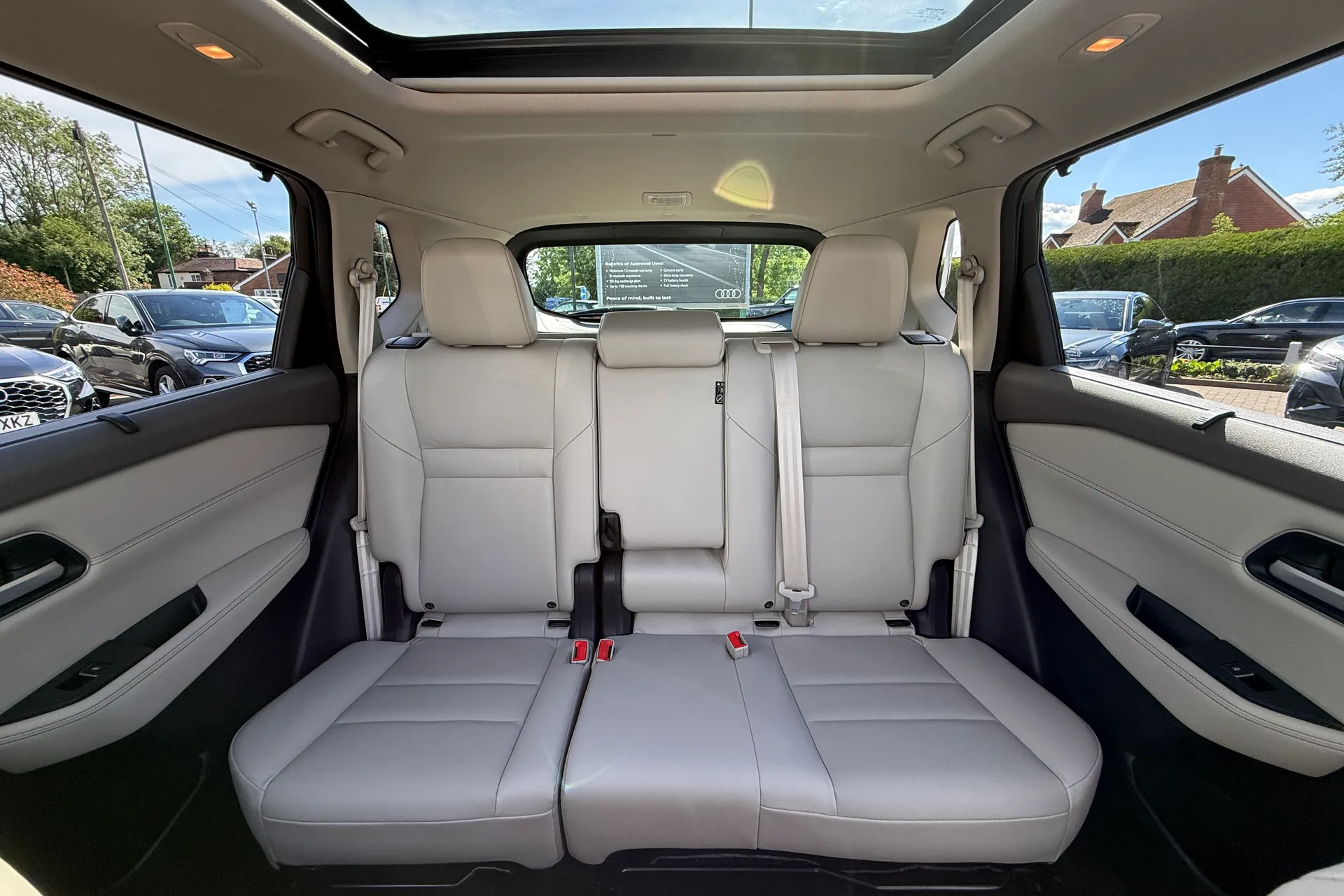 NISSAN X-TRAIL thumbnail image number 8