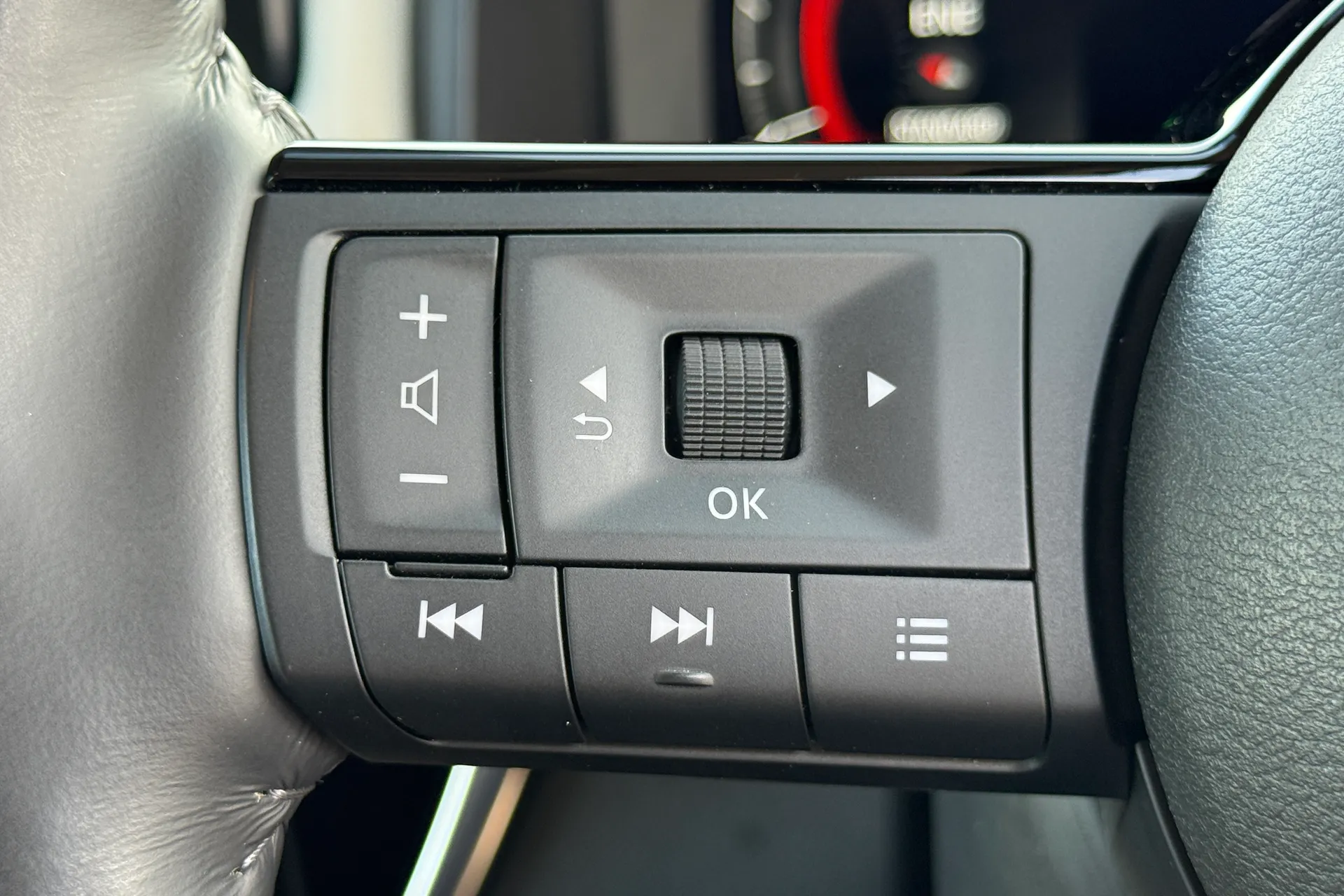 NISSAN X-TRAIL thumbnail image number 22