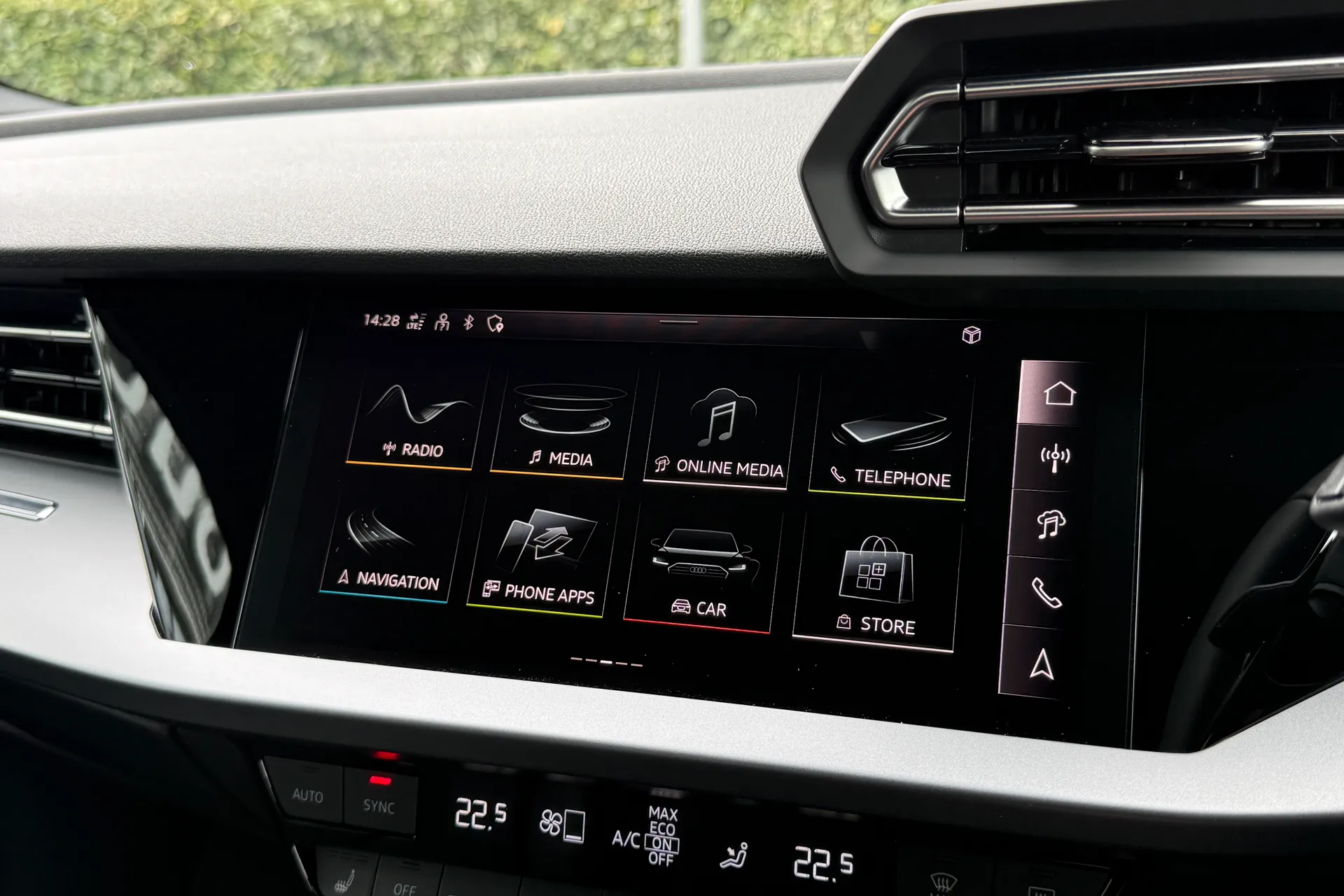 Audi A3 thumbnail image number 17