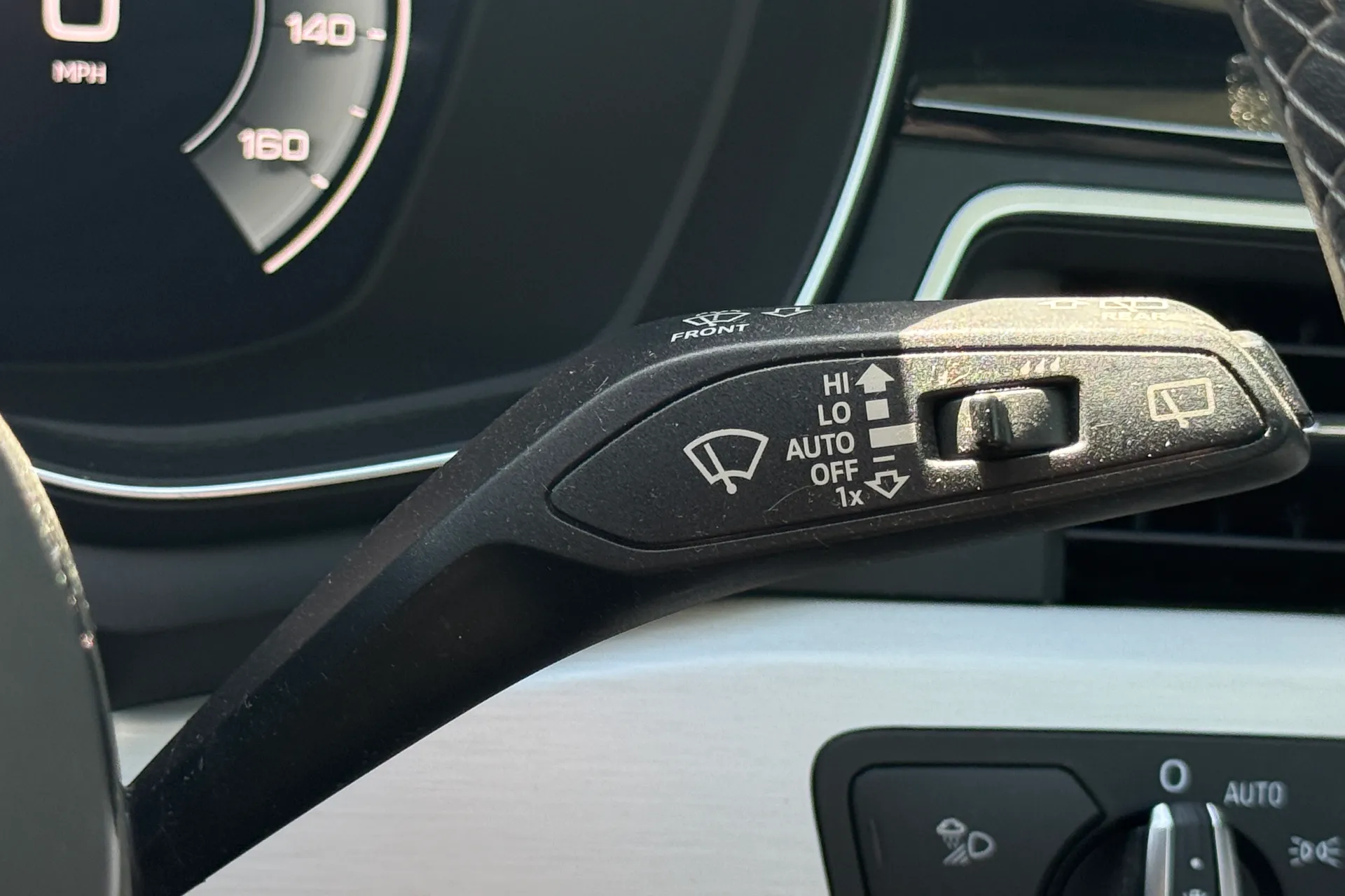 Audi A4 thumbnail image number 19