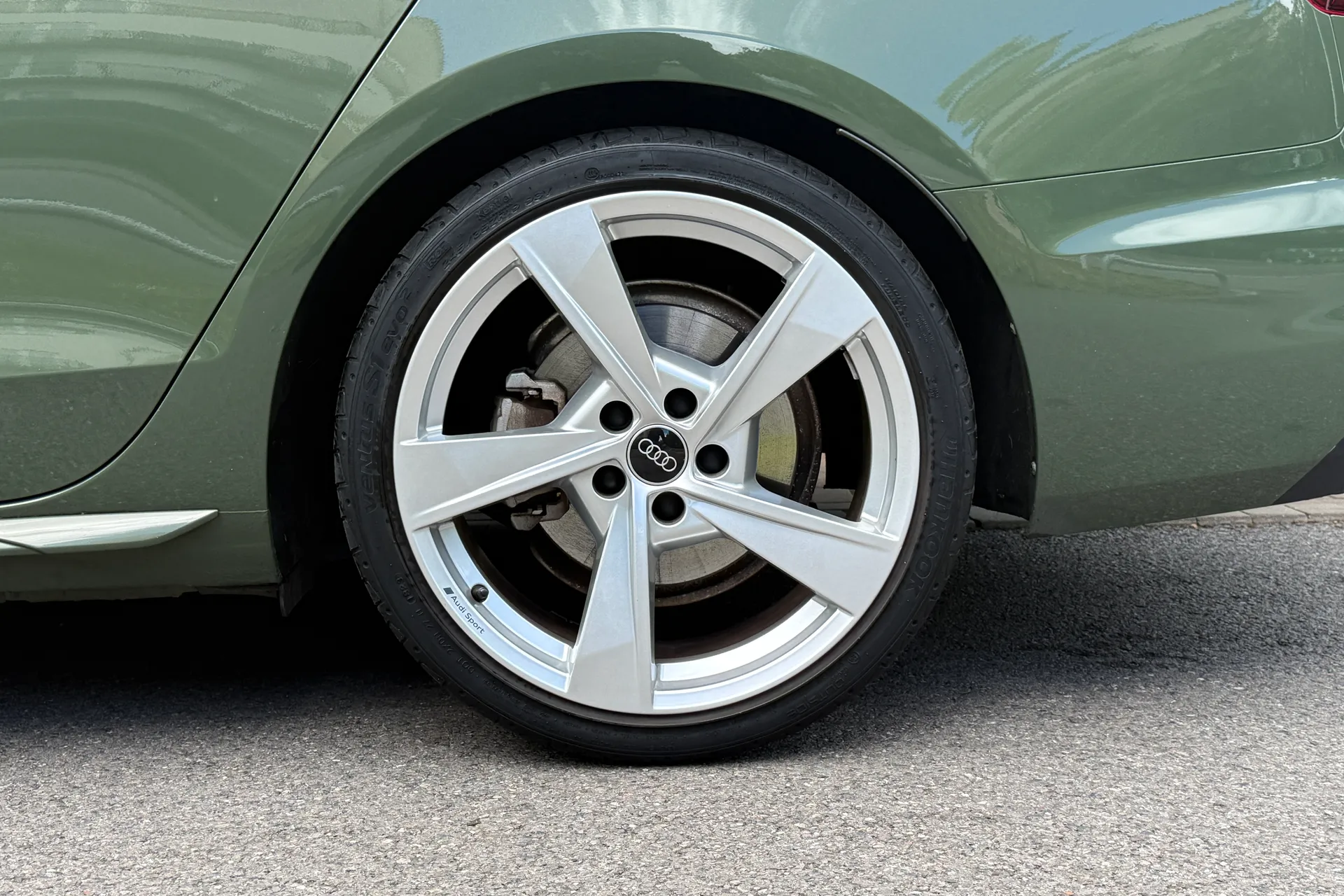 Audi A4 thumbnail image number 11