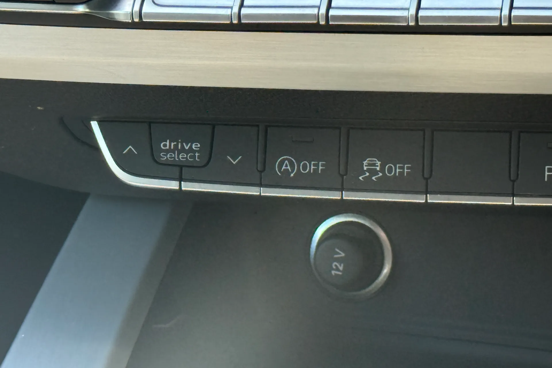 Audi A4 thumbnail image number 23