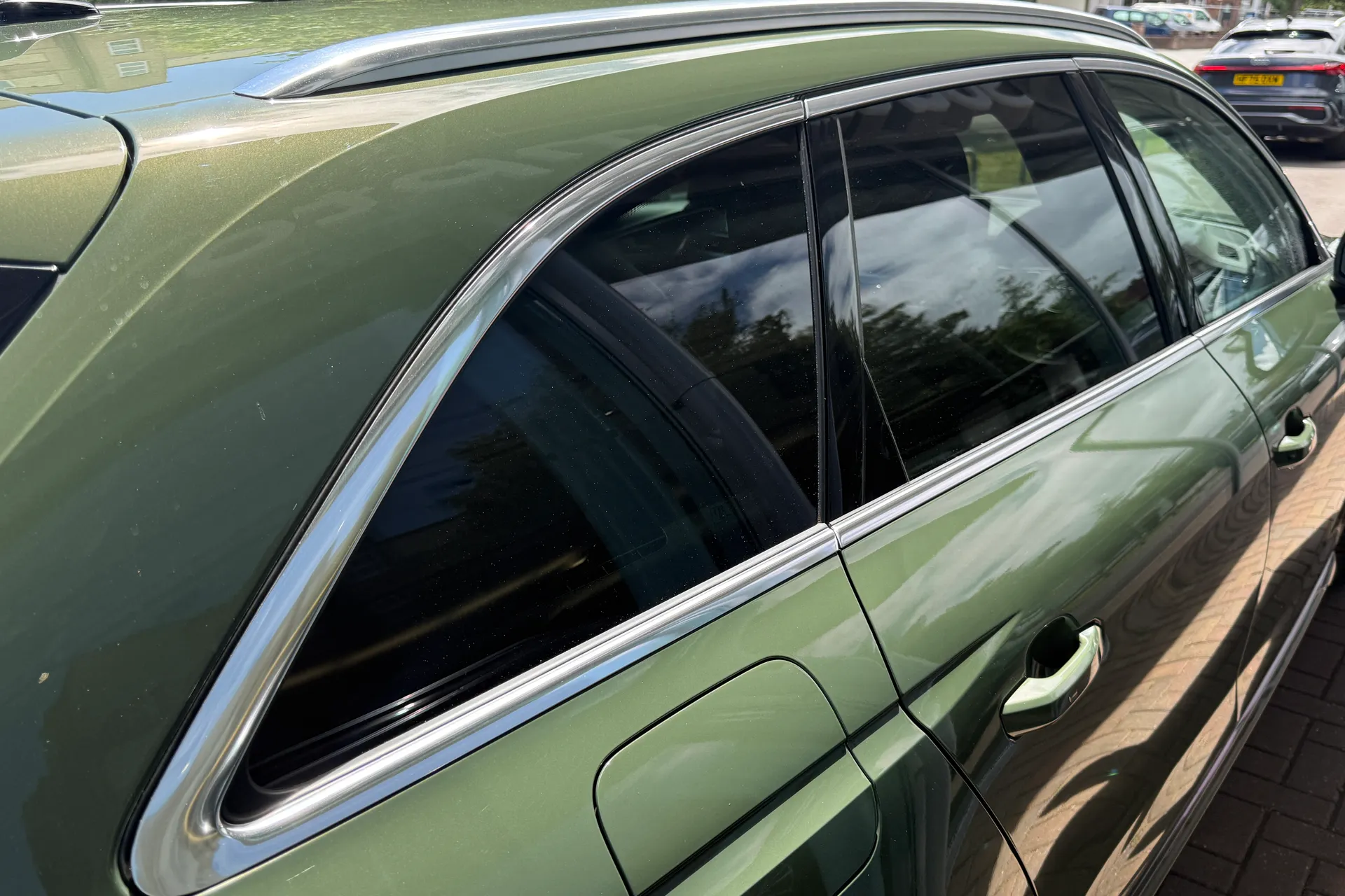 Audi A4 thumbnail image number 38