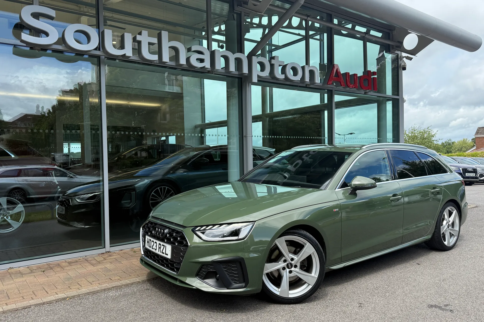Audi A4 thumbnail image number 59