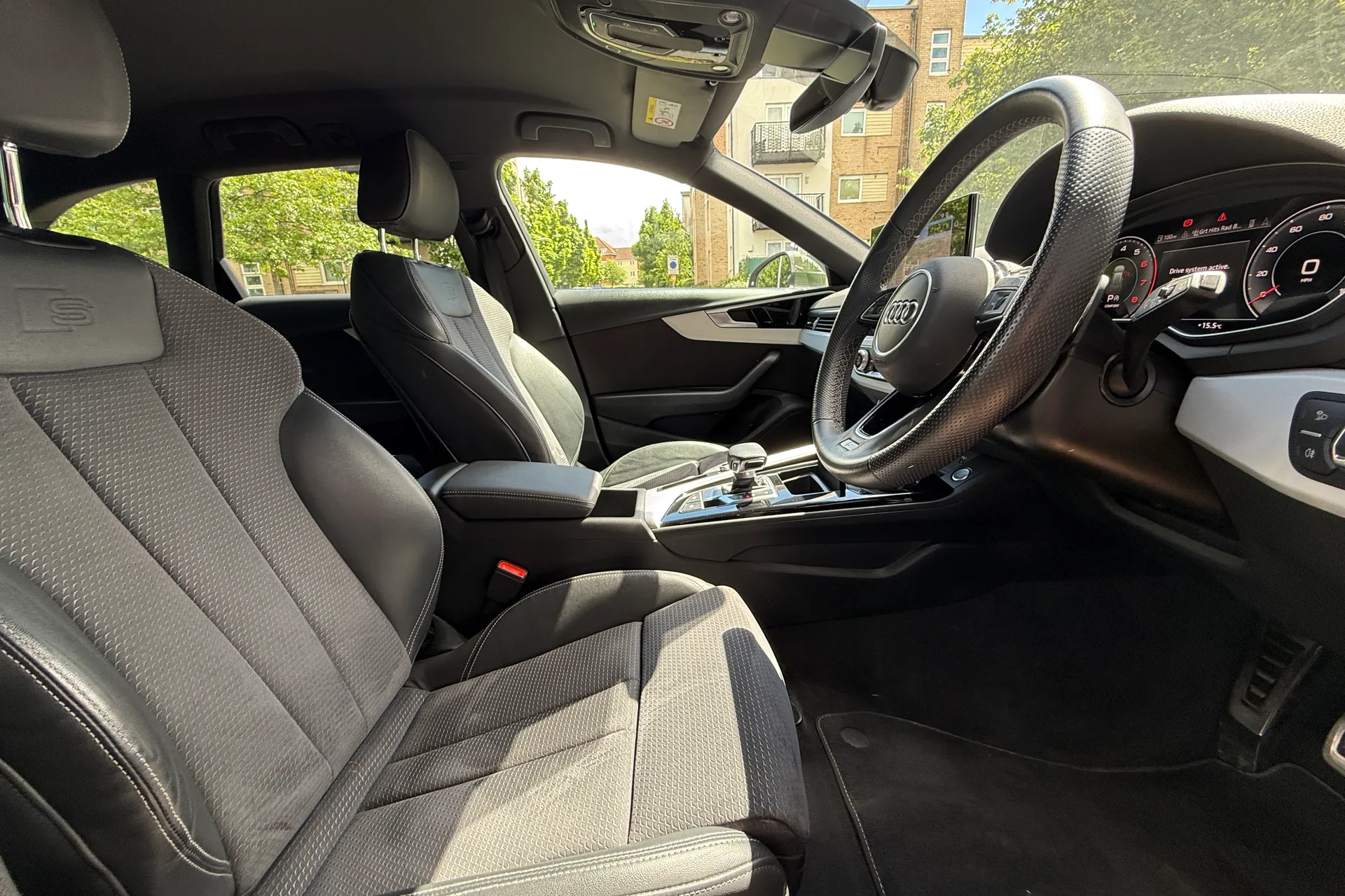 Audi A4 thumbnail image number 34