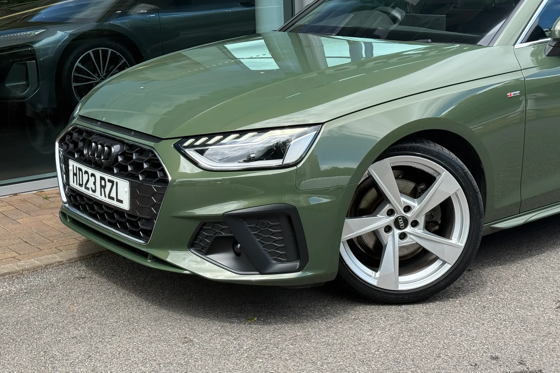 Audi A4 thumbnail image number 58