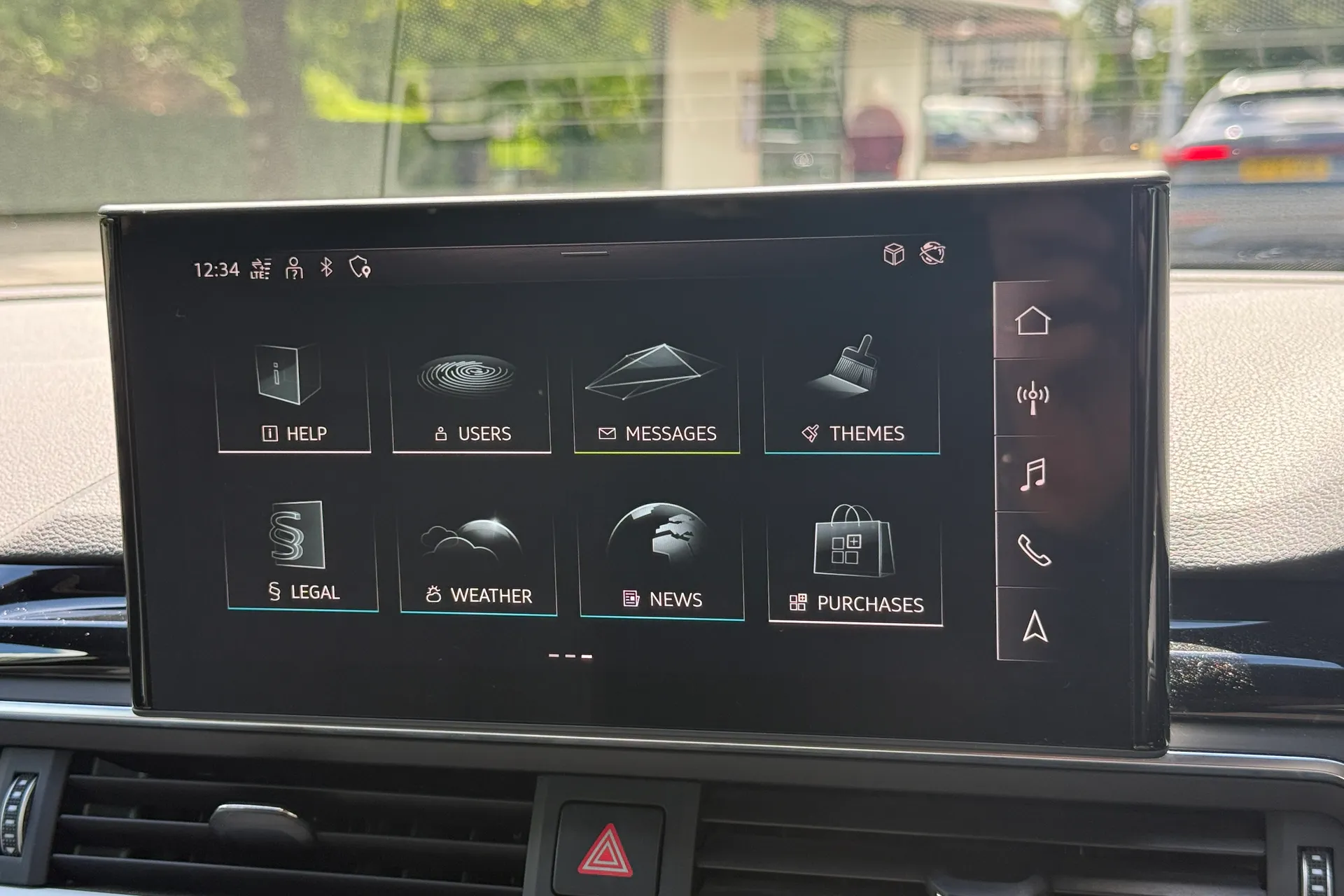 Audi A4 thumbnail image number 32