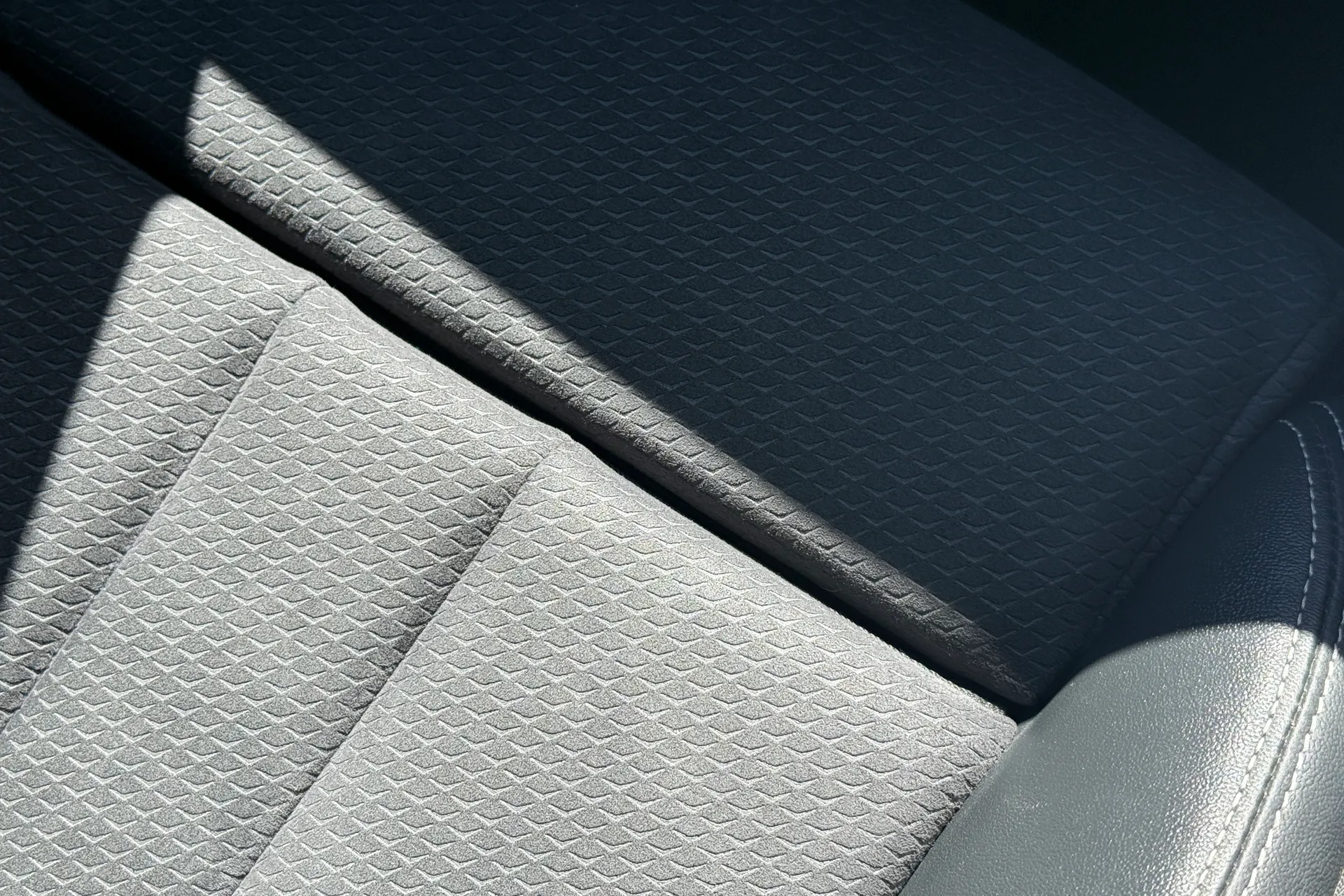 Audi A4 thumbnail image number 30