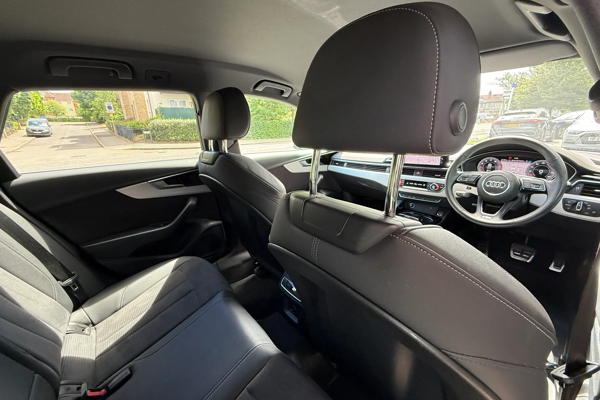 Audi A4 thumbnail image number 40