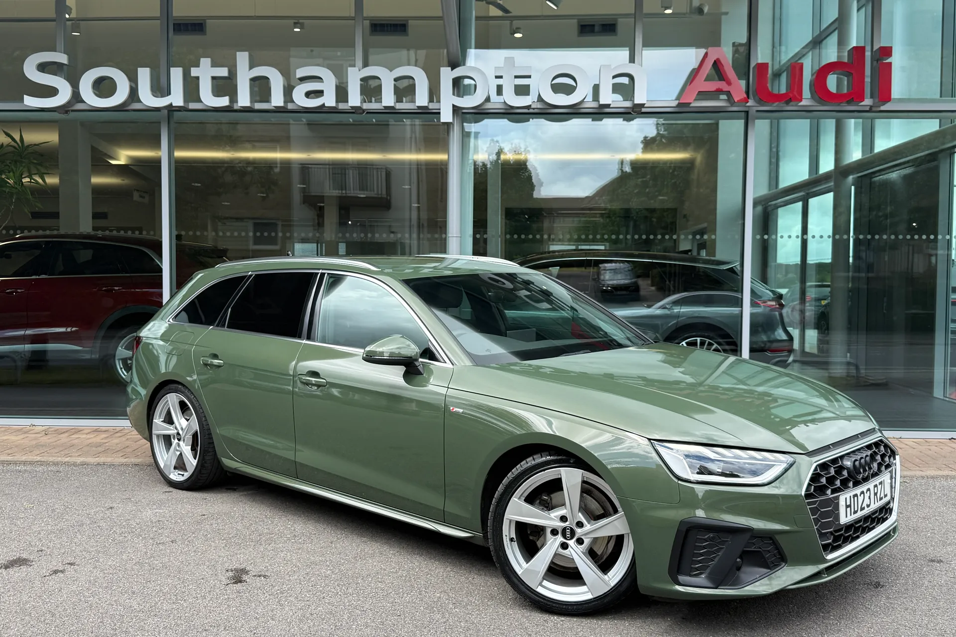 Audi A4 thumbnail image number 61